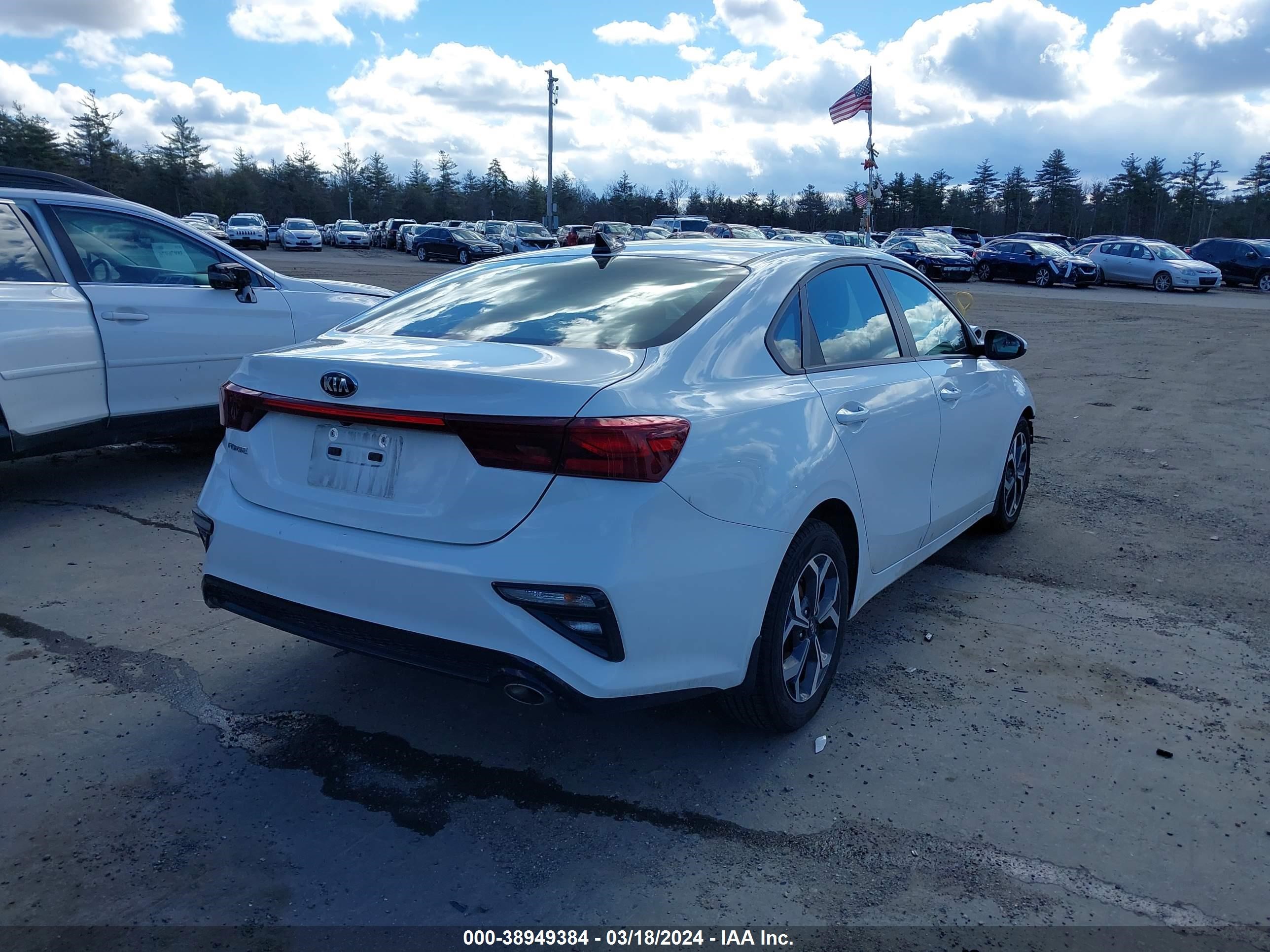 Photo 3 VIN: 3KPF24ADXKE131847 - KIA FORTE 