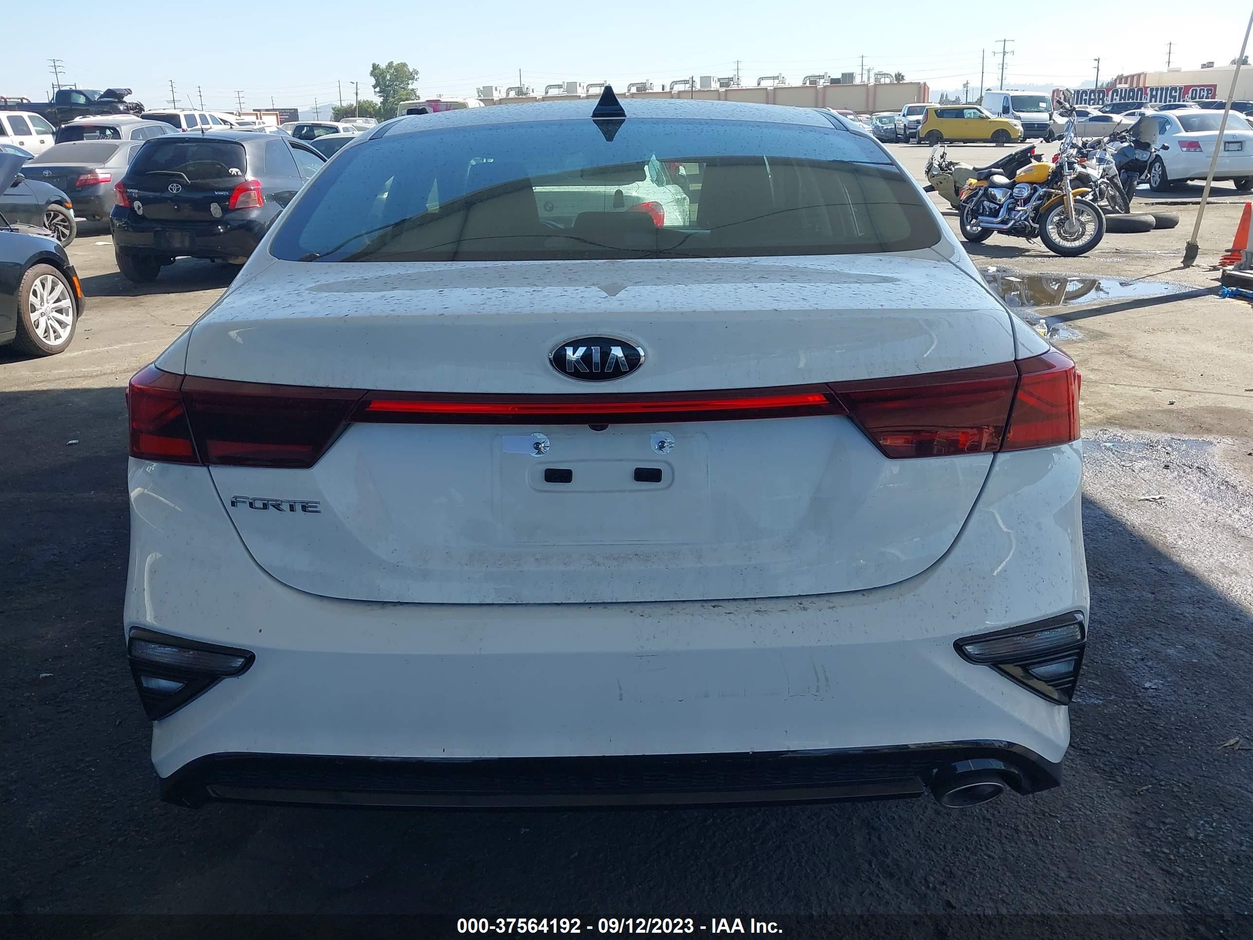 Photo 14 VIN: 3KPF24ADXME294890 - KIA FORTE 