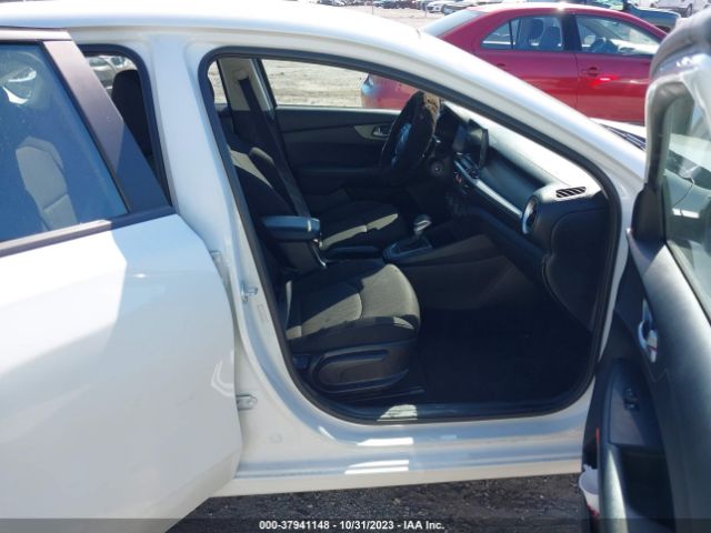 Photo 4 VIN: 3KPF24ADXME353064 - KIA FORTE 