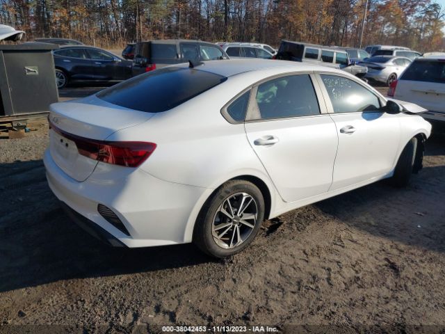 Photo 3 VIN: 3KPF24ADXNE466448 - KIA FORTE 