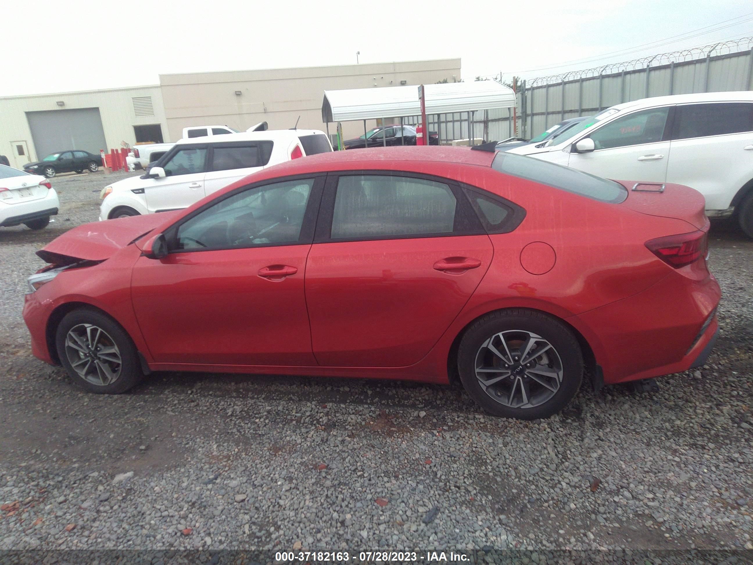 Photo 13 VIN: 3KPF24ADXPE600801 - KIA FORTE 