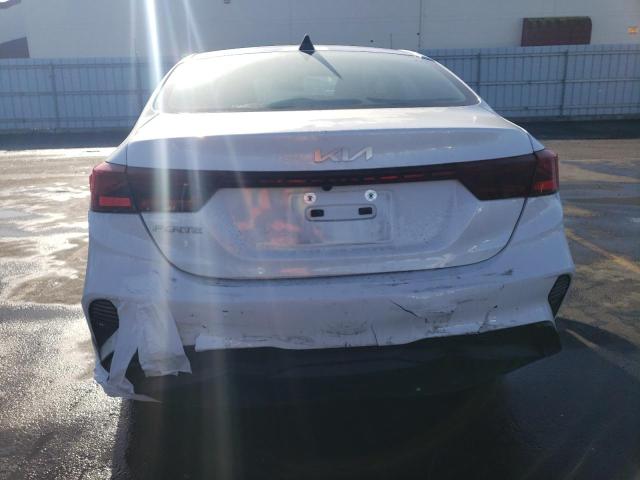 Photo 5 VIN: 3KPF24ADXPE617825 - KIA FORTE LX 