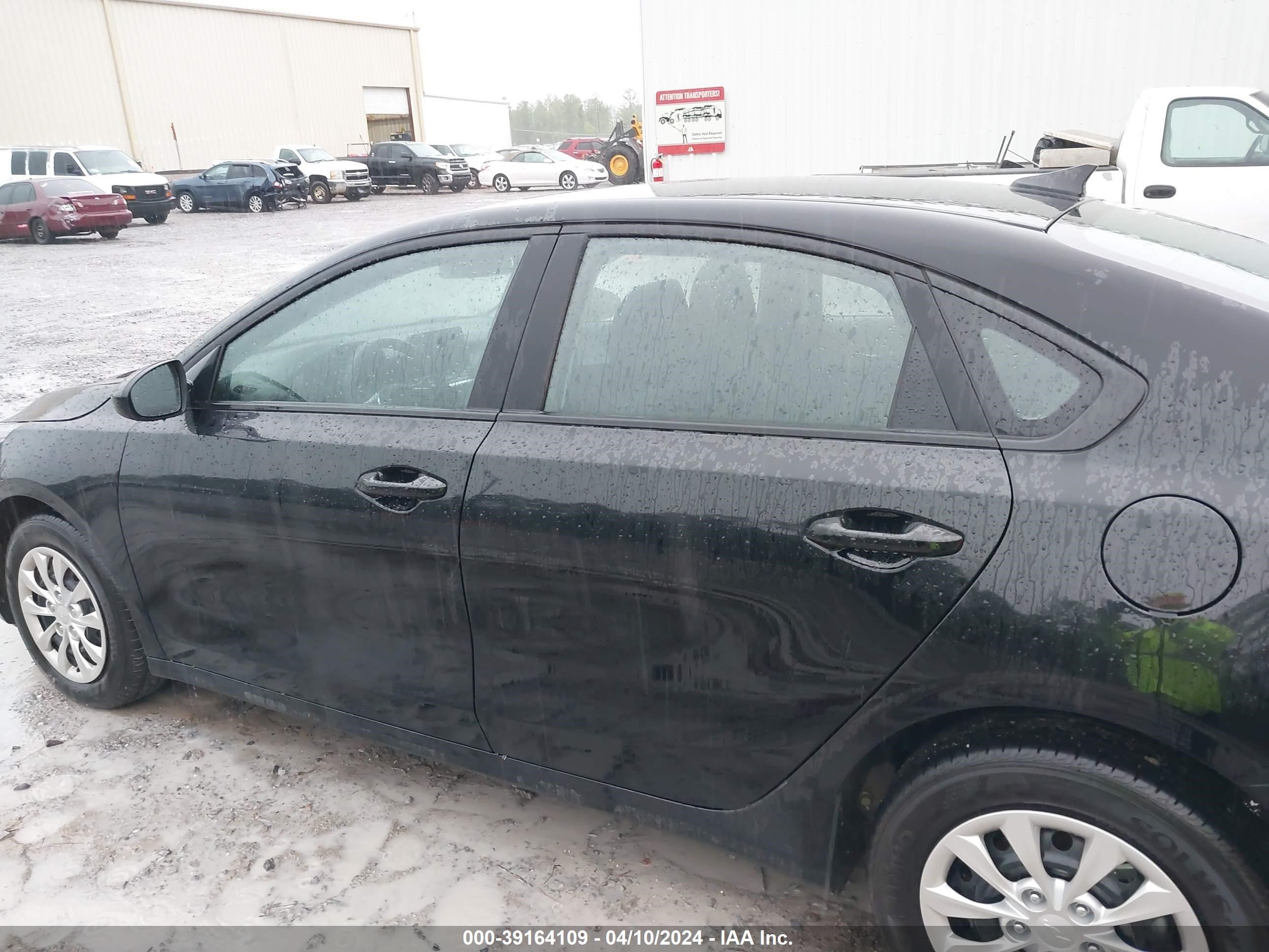 Photo 13 VIN: 3KPF24ADXRE711223 - KIA FORTE 