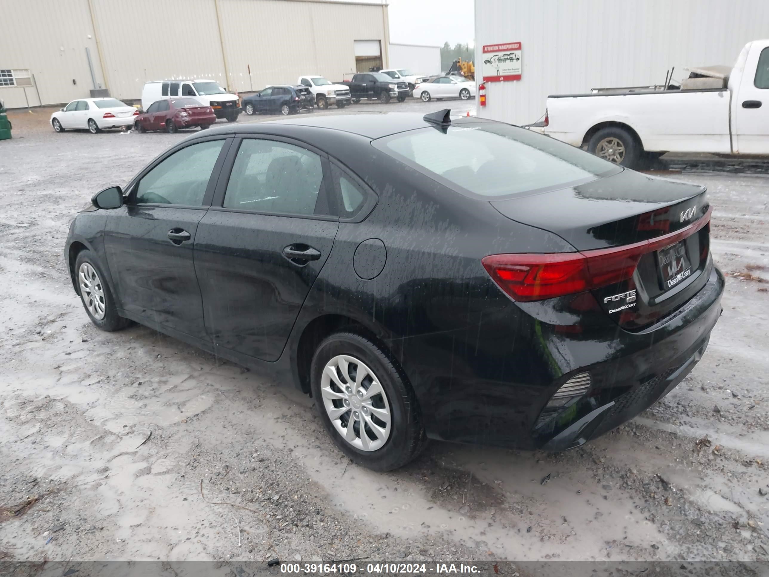 Photo 2 VIN: 3KPF24ADXRE711223 - KIA FORTE 