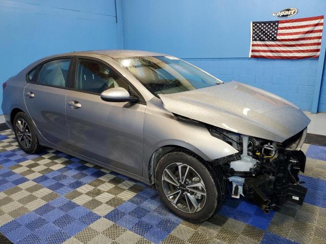 Photo 3 VIN: 3KPF24ADXRE789968 - KIA FORTE LX 