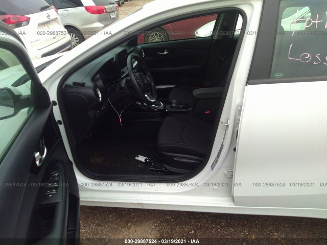 Photo 4 VIN: 3KPF34AD0KE015103 - KIA FORTE 