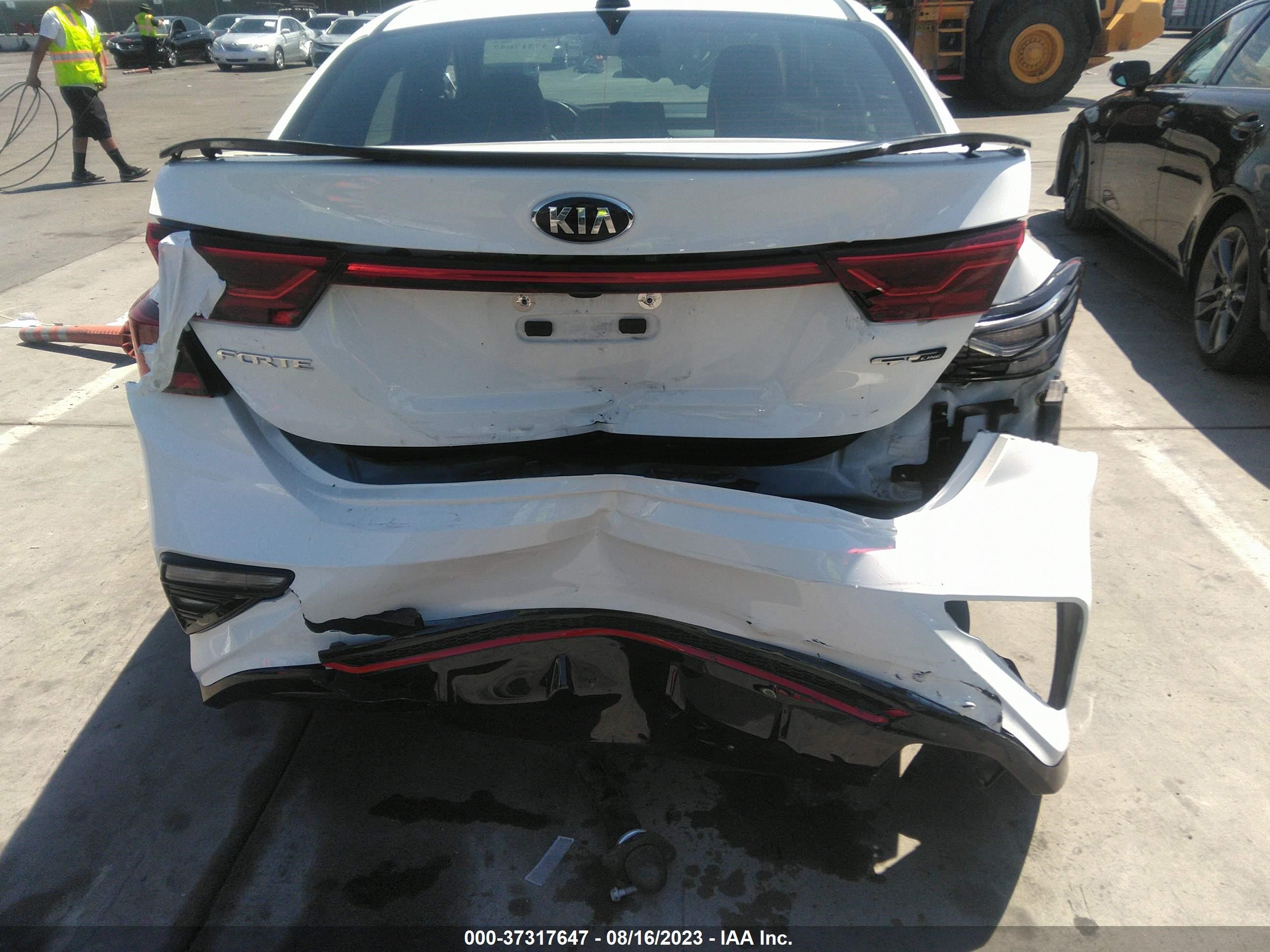 Photo 15 VIN: 3KPF34AD1LE246092 - KIA FORTE 