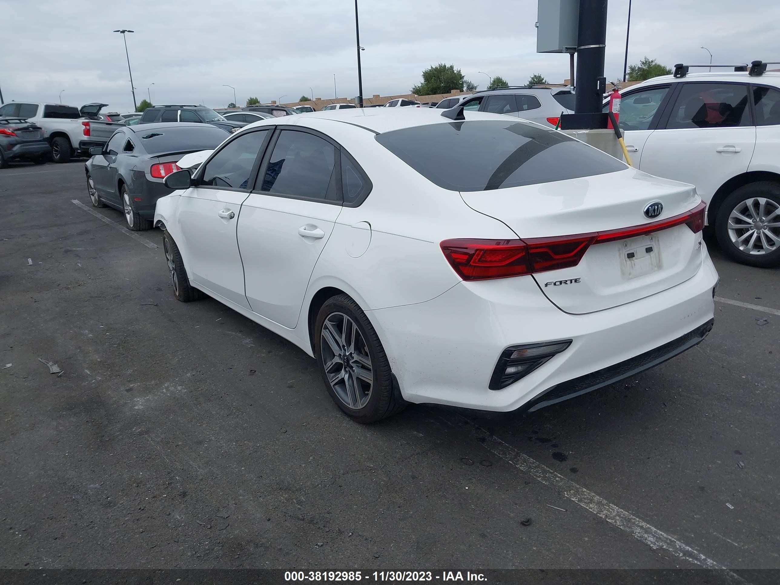 Photo 2 VIN: 3KPF34AD2KE029178 - KIA FORTE 