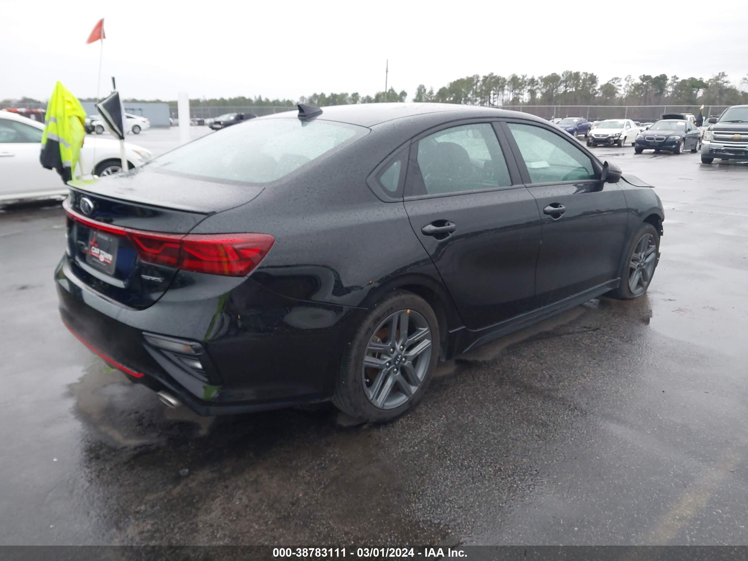 Photo 3 VIN: 3KPF34AD2ME375363 - KIA FORTE 