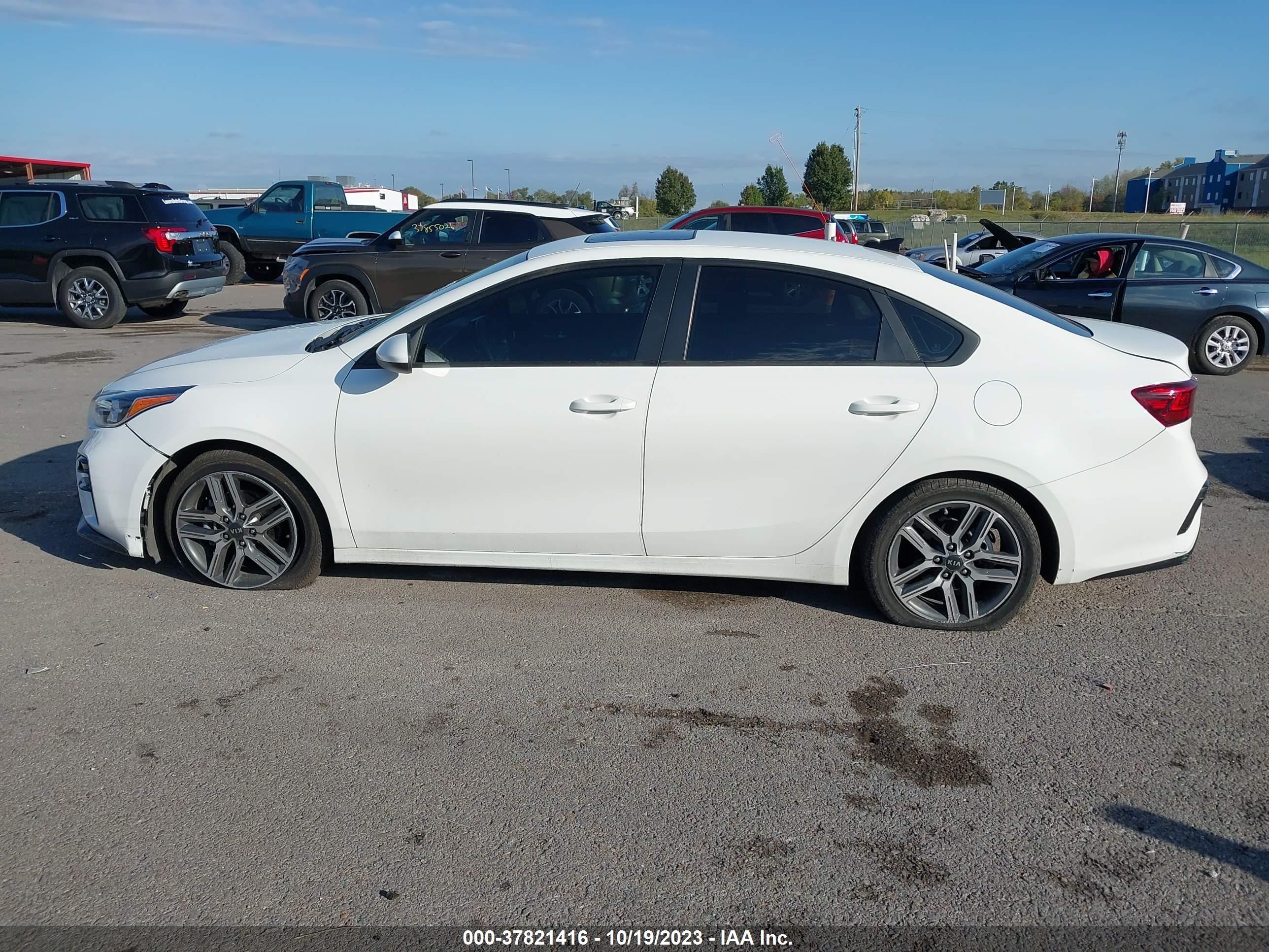 Photo 13 VIN: 3KPF34AD3KE012891 - KIA FORTE 