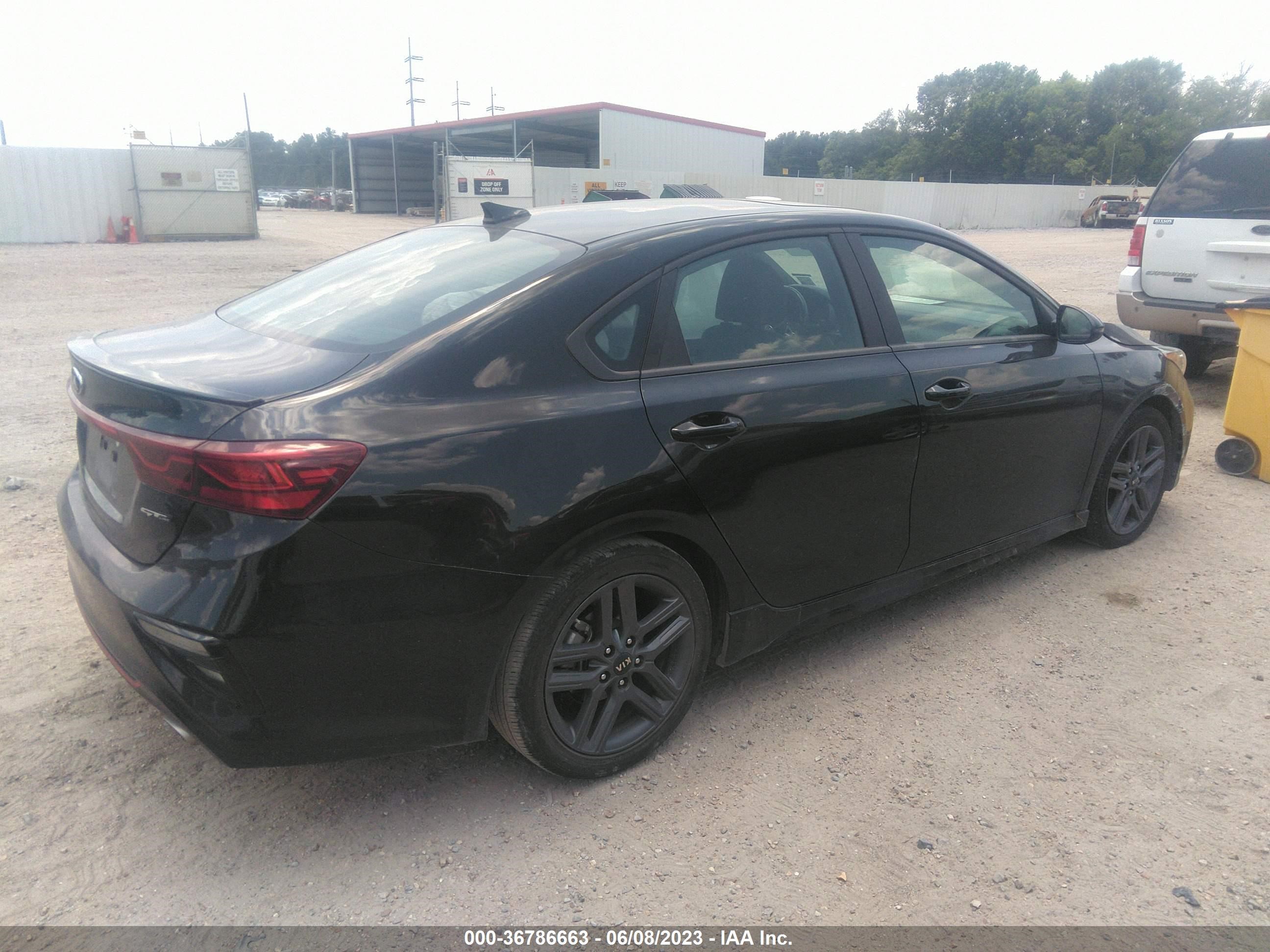 Photo 3 VIN: 3KPF34AD3ME404773 - KIA FORTE 