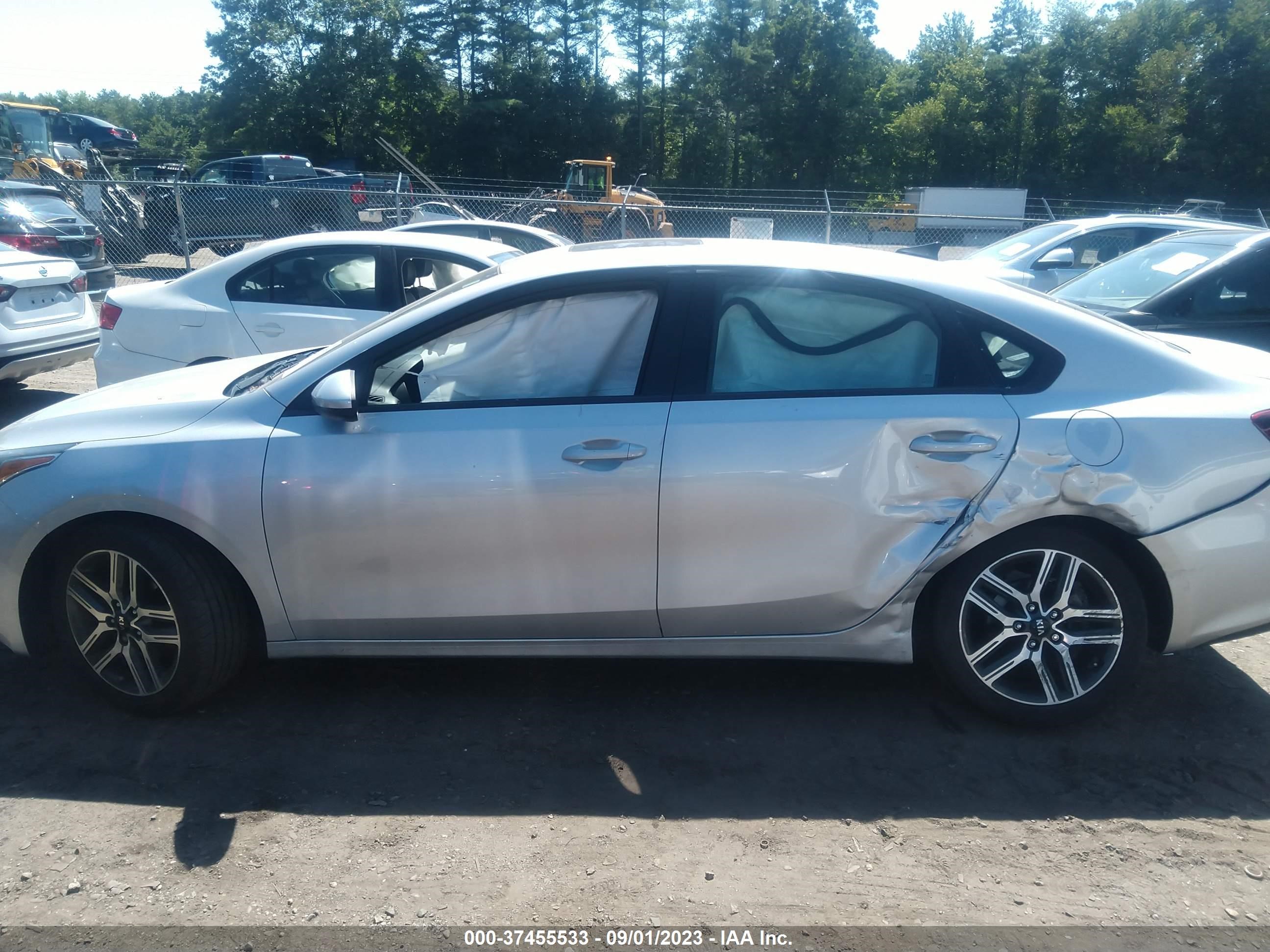 Photo 13 VIN: 3KPF34AD4KE021051 - KIA FORTE 