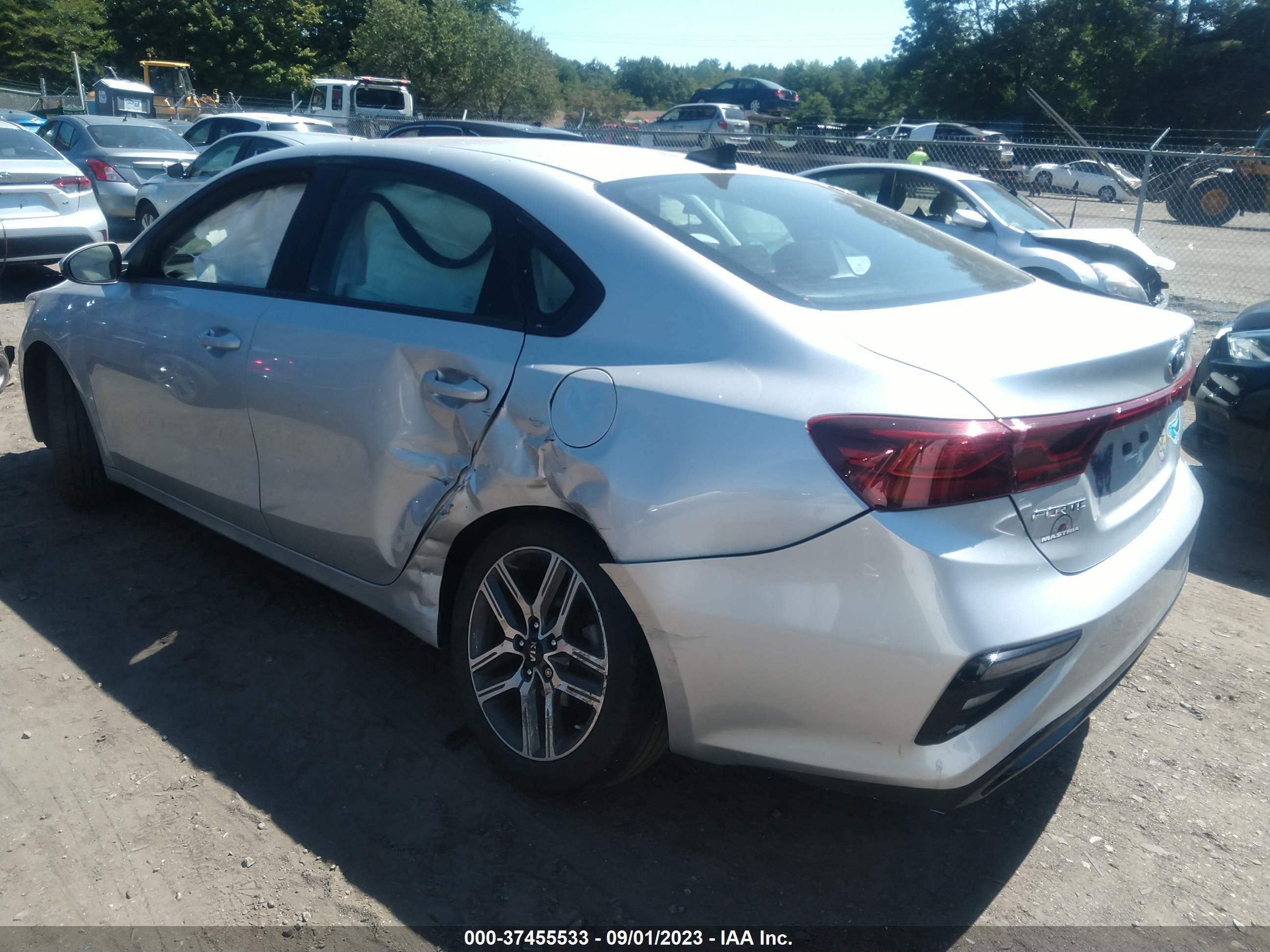 Photo 2 VIN: 3KPF34AD4KE021051 - KIA FORTE 