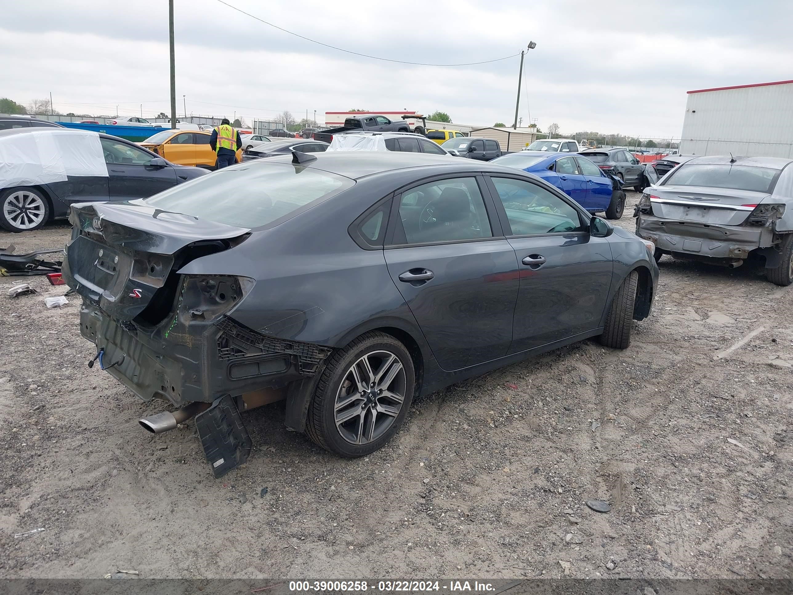 Photo 3 VIN: 3KPF34AD4KE064014 - KIA FORTE 