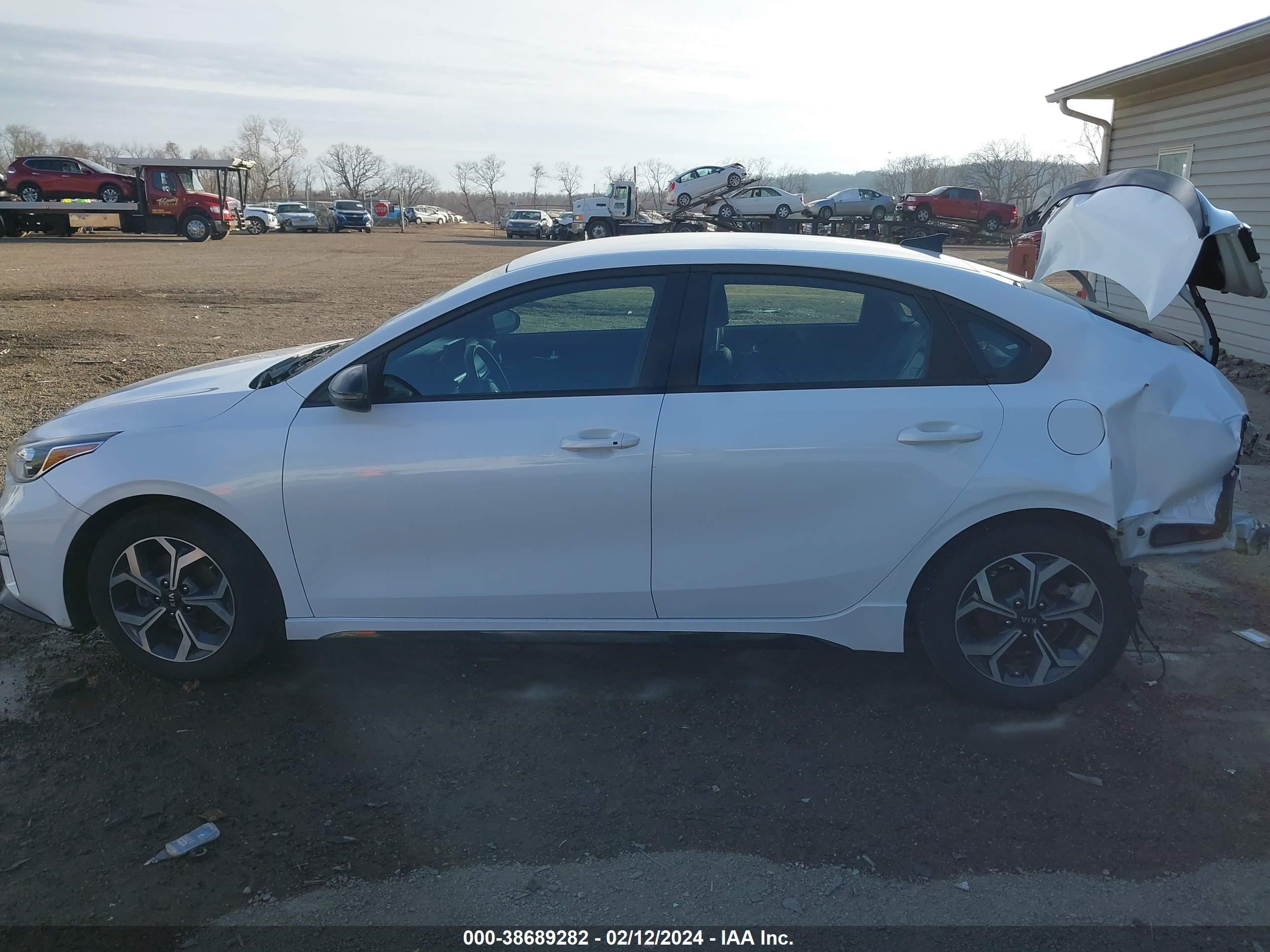 Photo 14 VIN: 3KPF34AD4ME298382 - KIA FORTE 