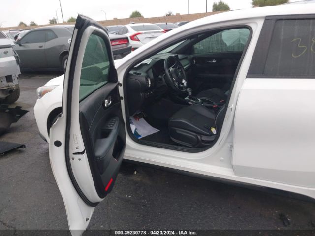 Photo 4 VIN: 3KPF34AD4ME322504 - KIA FORTE 