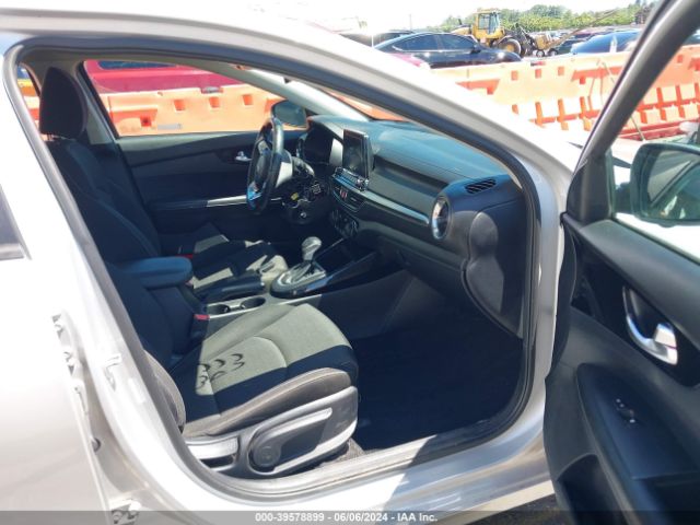 Photo 4 VIN: 3KPF34AD5KE050736 - KIA FORTE 