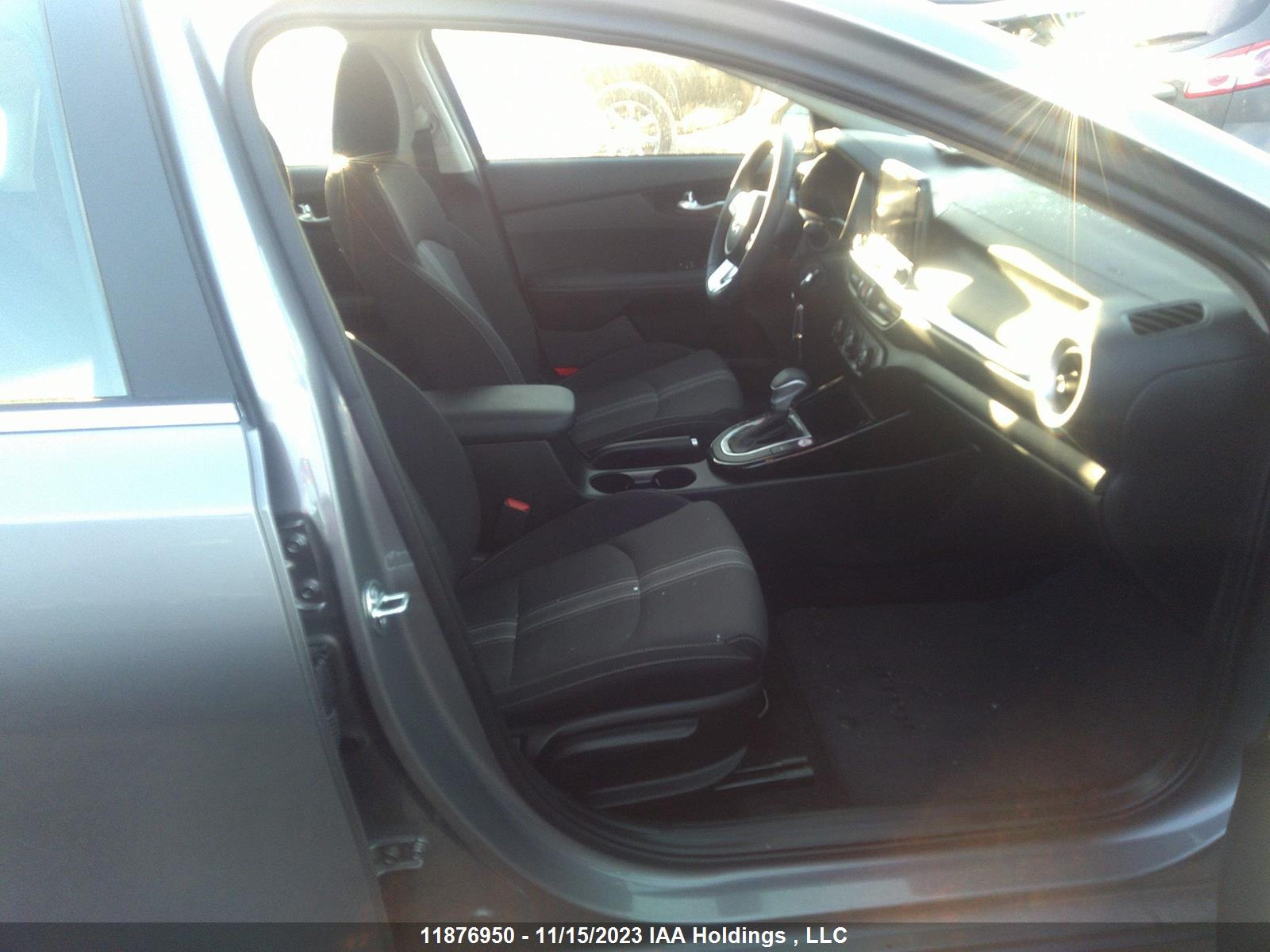 Photo 4 VIN: 3KPF34AD5PE671482 - KIA FORTE 