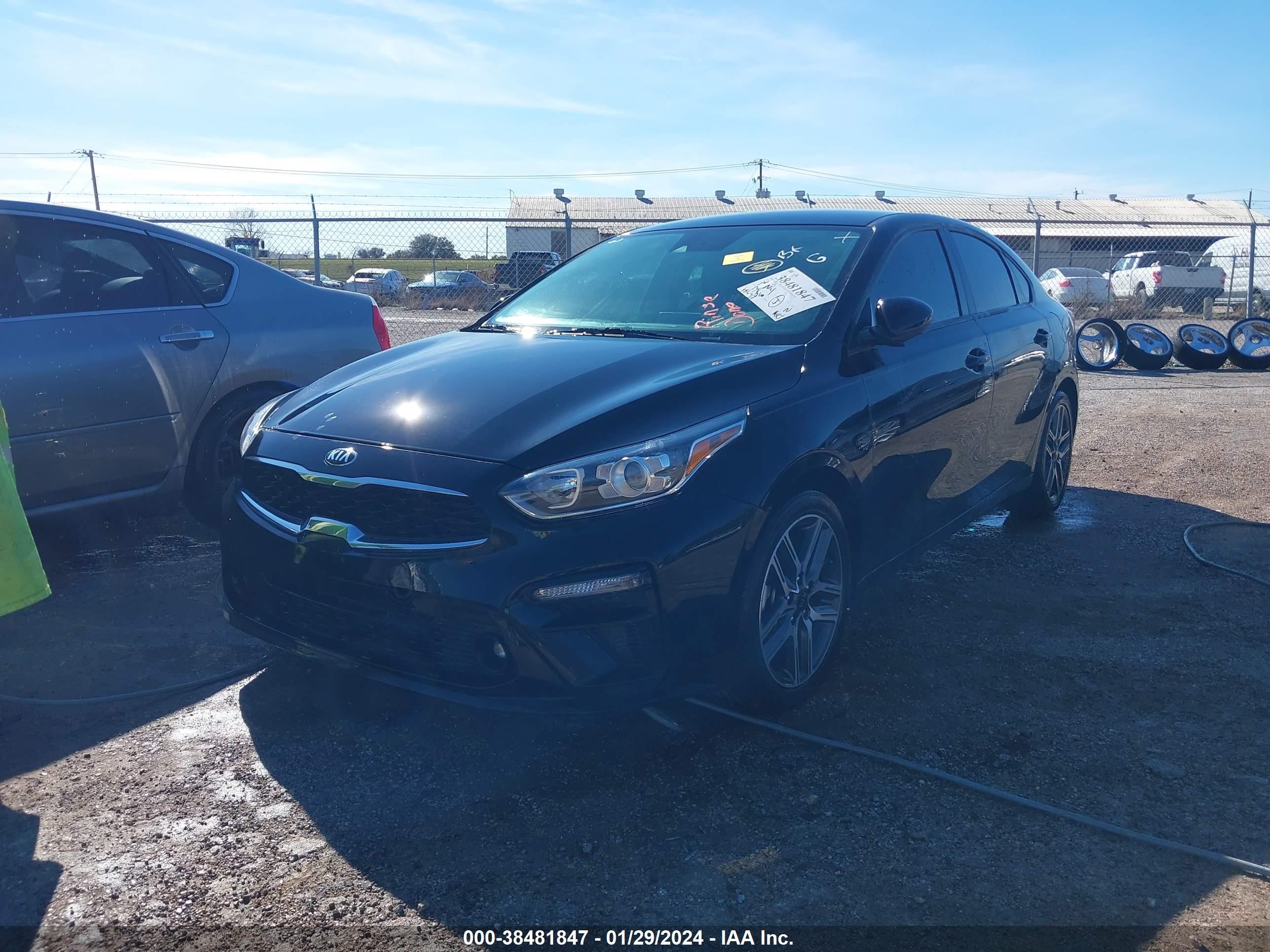 Photo 1 VIN: 3KPF34AD6KE070574 - KIA FORTE 