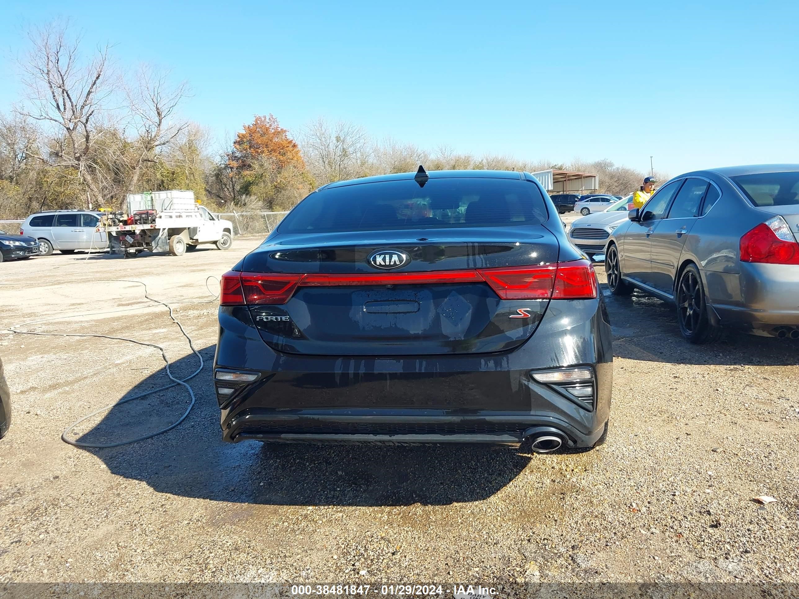 Photo 16 VIN: 3KPF34AD6KE070574 - KIA FORTE 