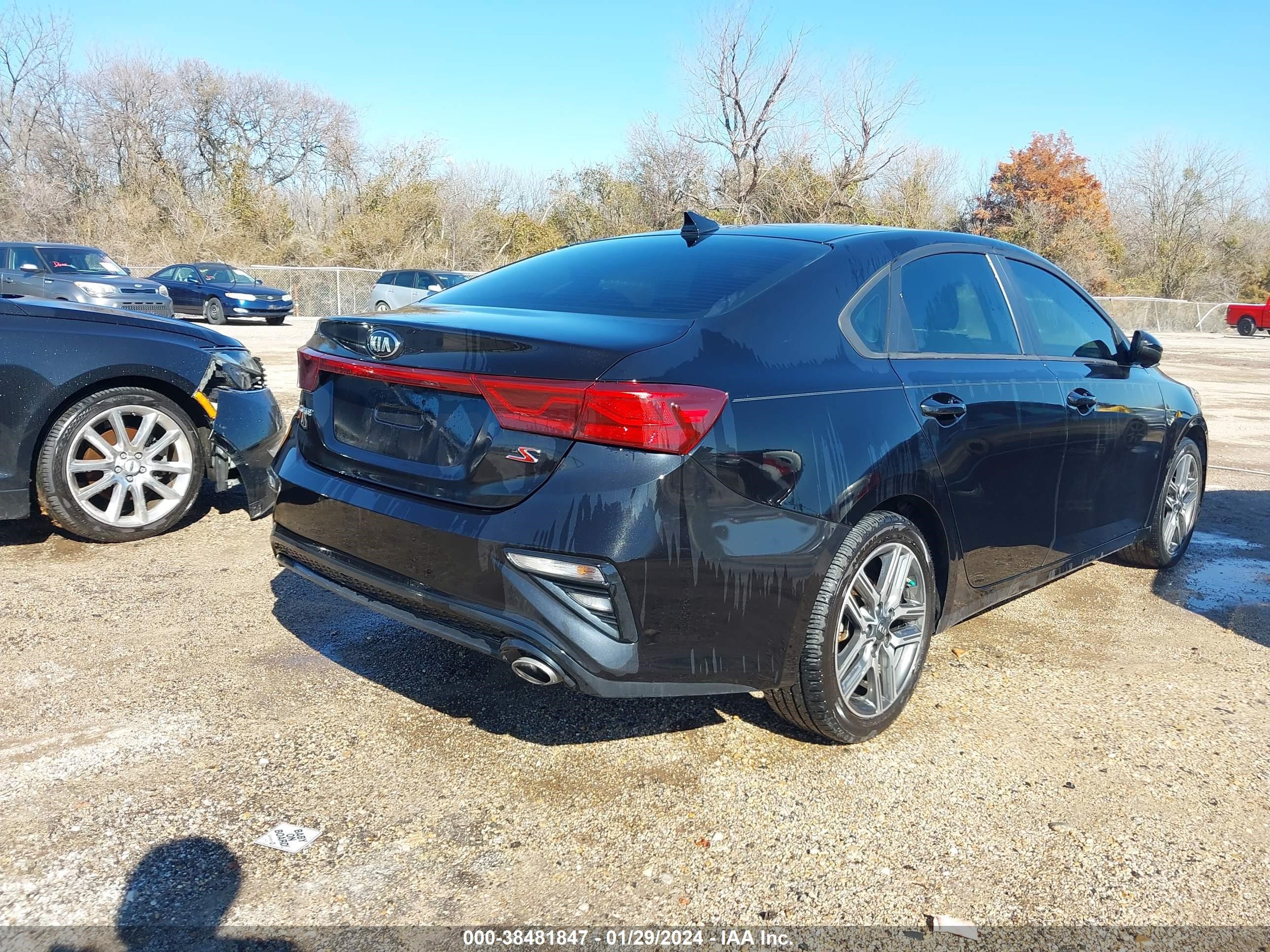 Photo 3 VIN: 3KPF34AD6KE070574 - KIA FORTE 