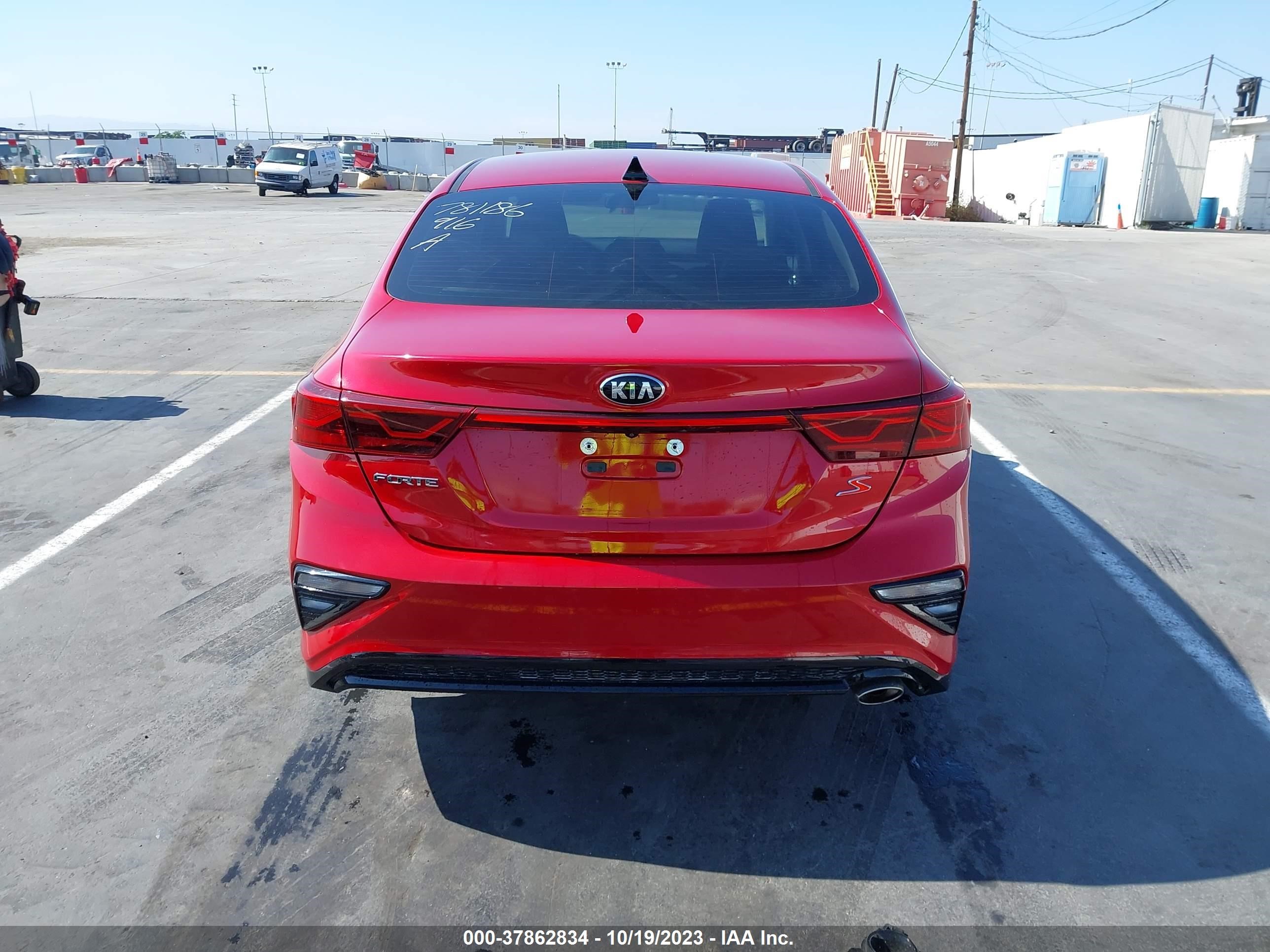 Photo 15 VIN: 3KPF34AD6KE135794 - KIA FORTE 