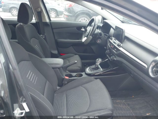 Photo 4 VIN: 3KPF34AD7KE005927 - KIA FORTE 