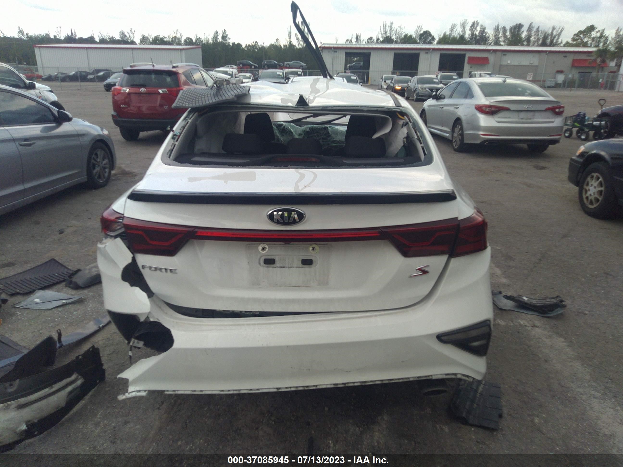 Photo 16 VIN: 3KPF34AD7KE013915 - KIA FORTE 