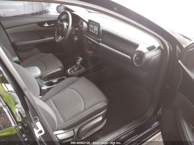 Photo 4 VIN: 3KPF34AD7KE022713 - KIA FORTE 