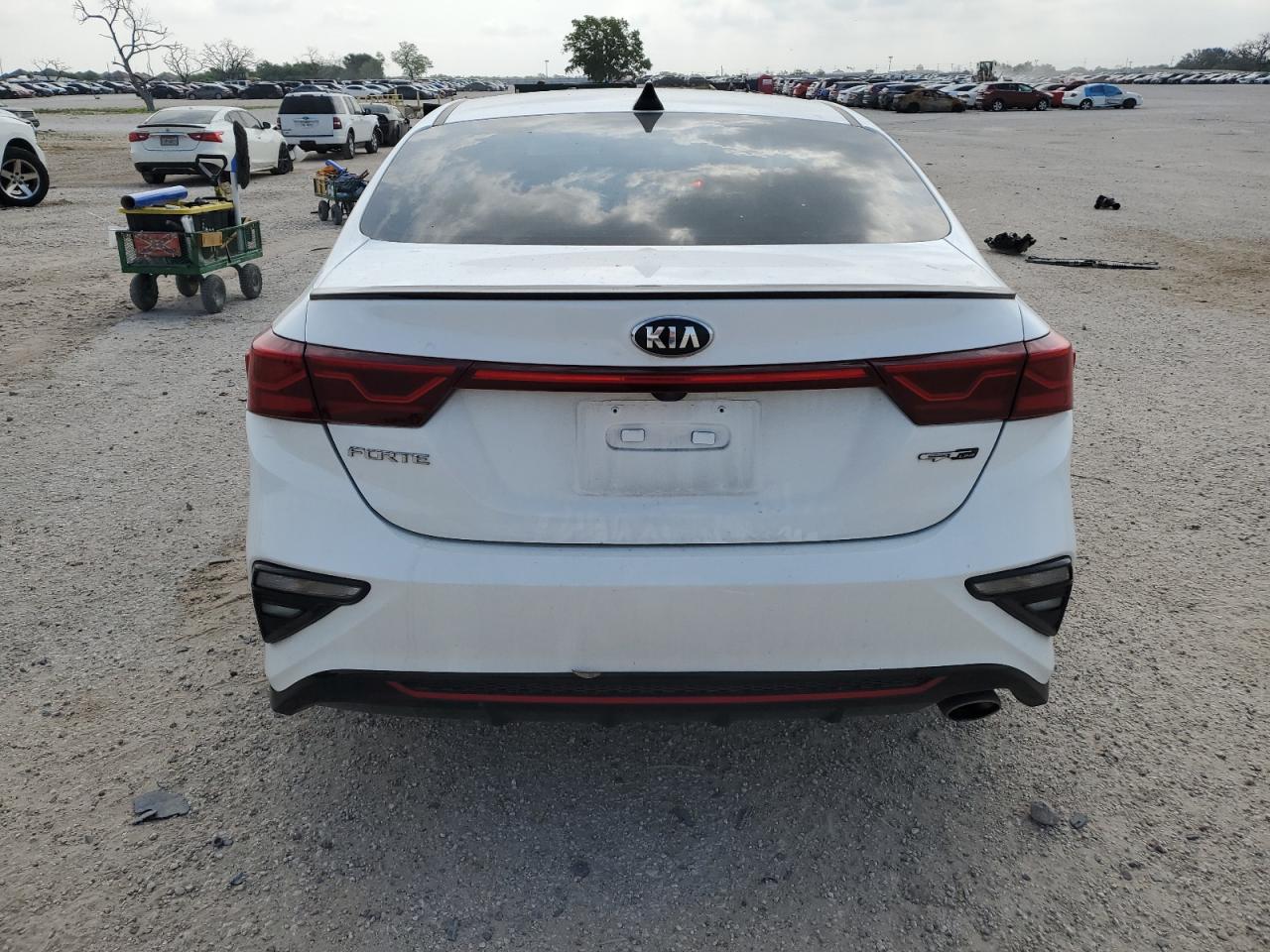 Photo 5 VIN: 3KPF34AD7ME412875 - KIA FORTE GT L 