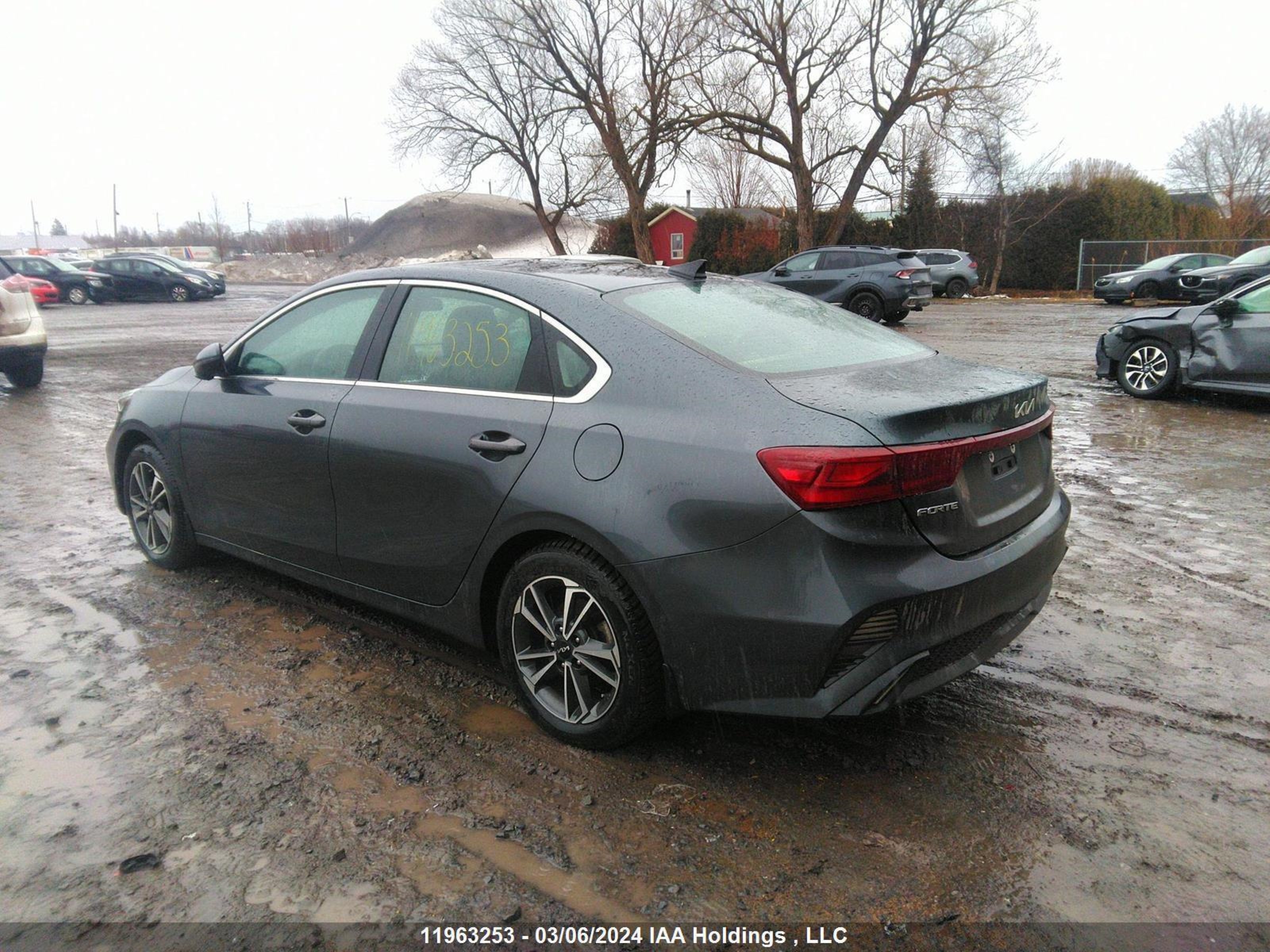 Photo 2 VIN: 3KPF34AD7NE479039 - KIA FORTE 