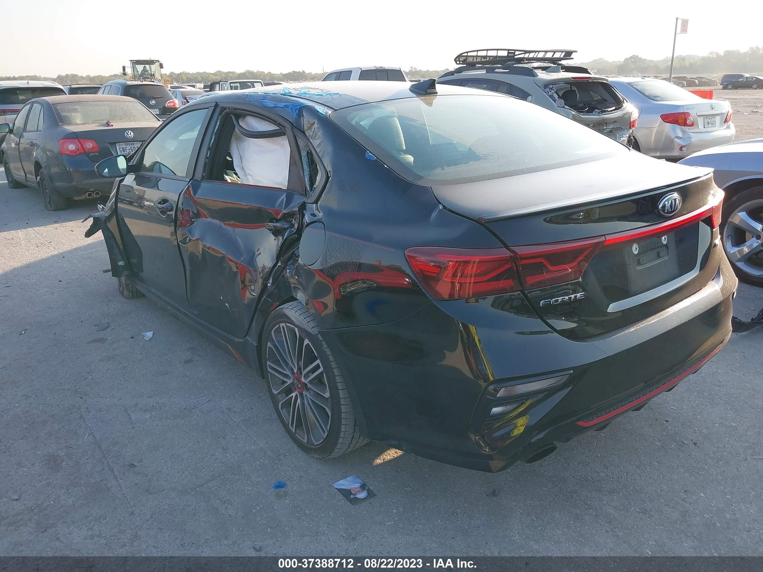 Photo 2 VIN: 3KPF44AC0ME273256 - KIA FORTE 