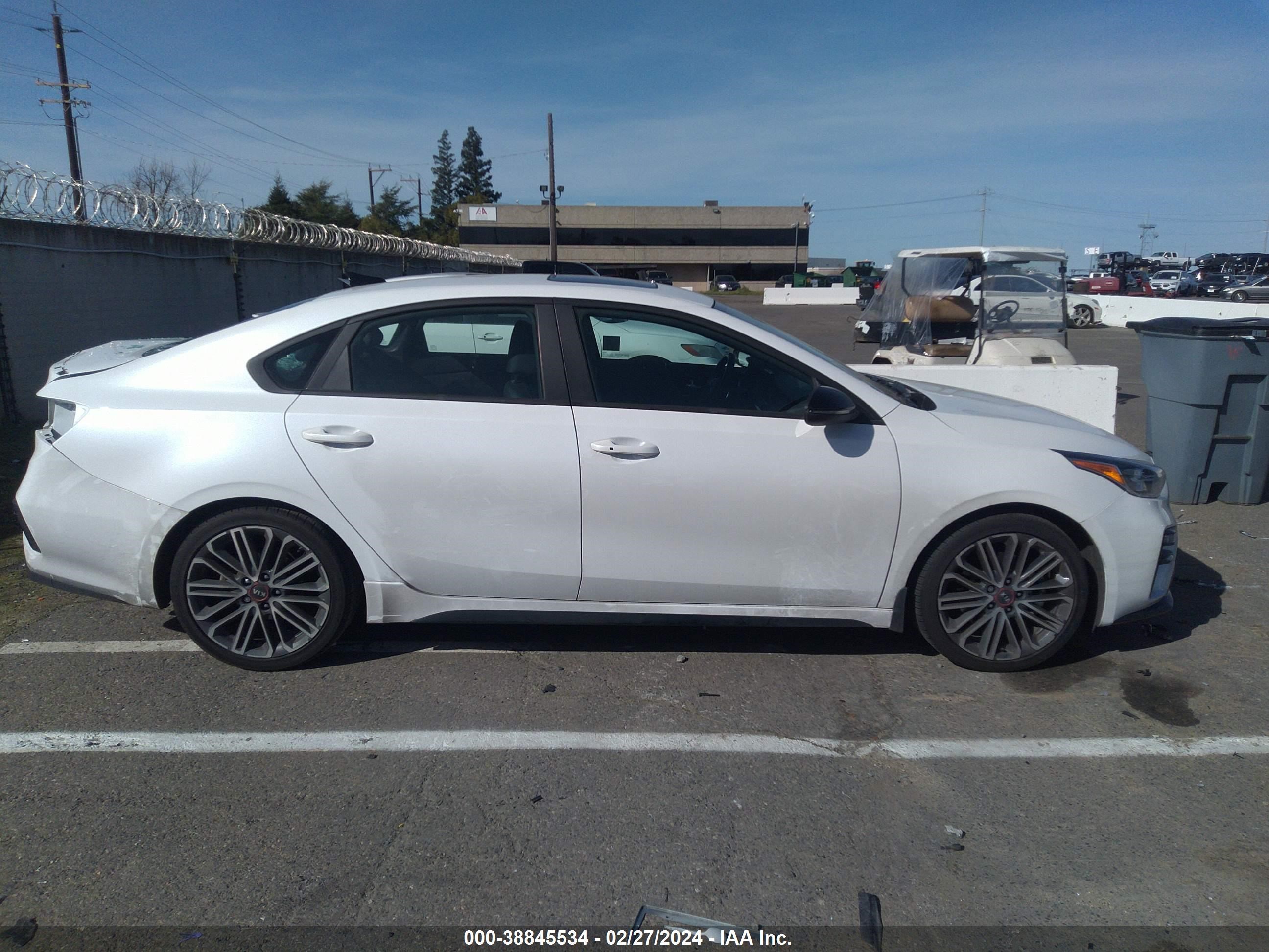 Photo 12 VIN: 3KPF44AC4ME397739 - KIA FORTE 