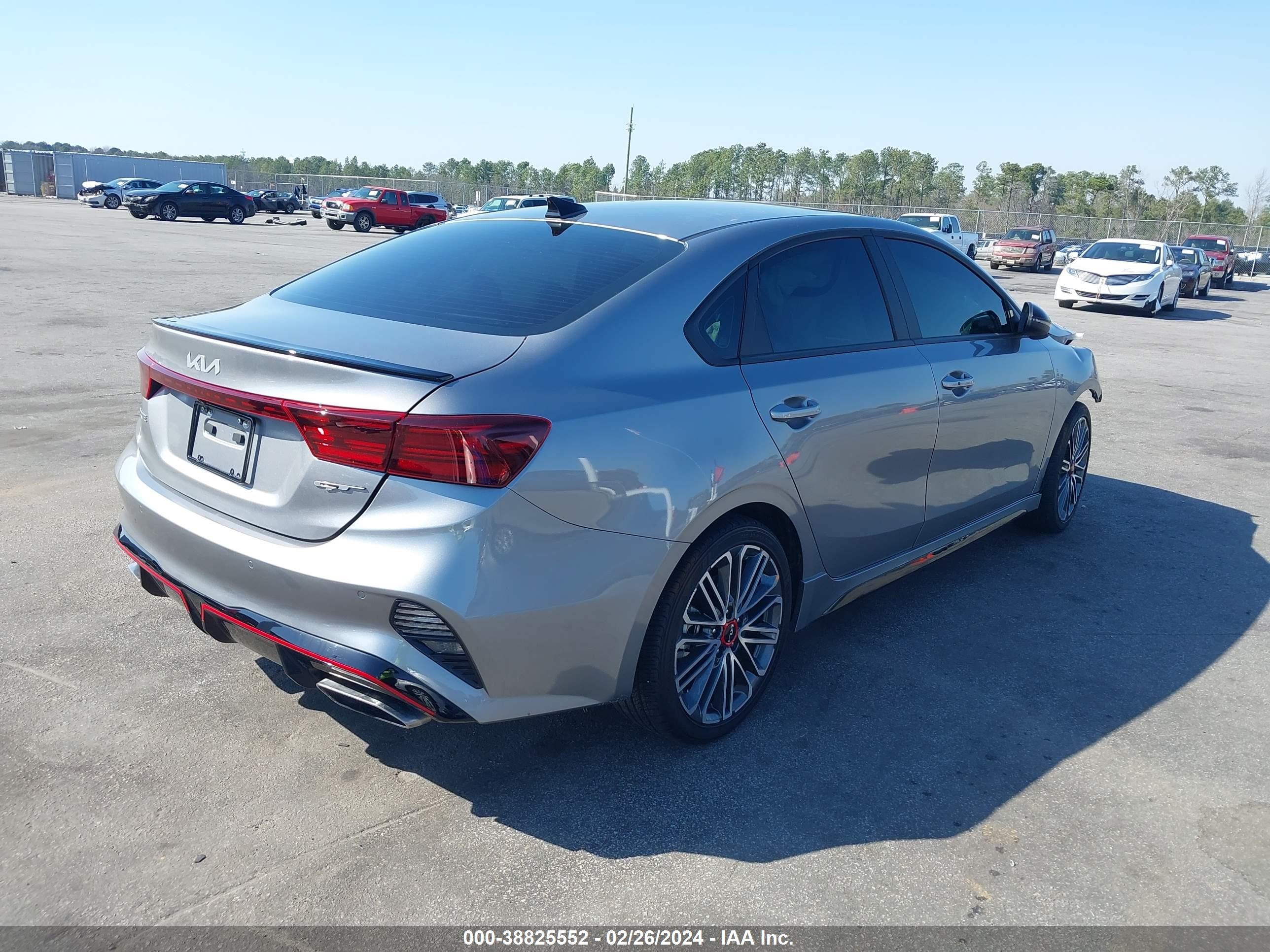 Photo 3 VIN: 3KPF44AC4PE634346 - KIA FORTE 