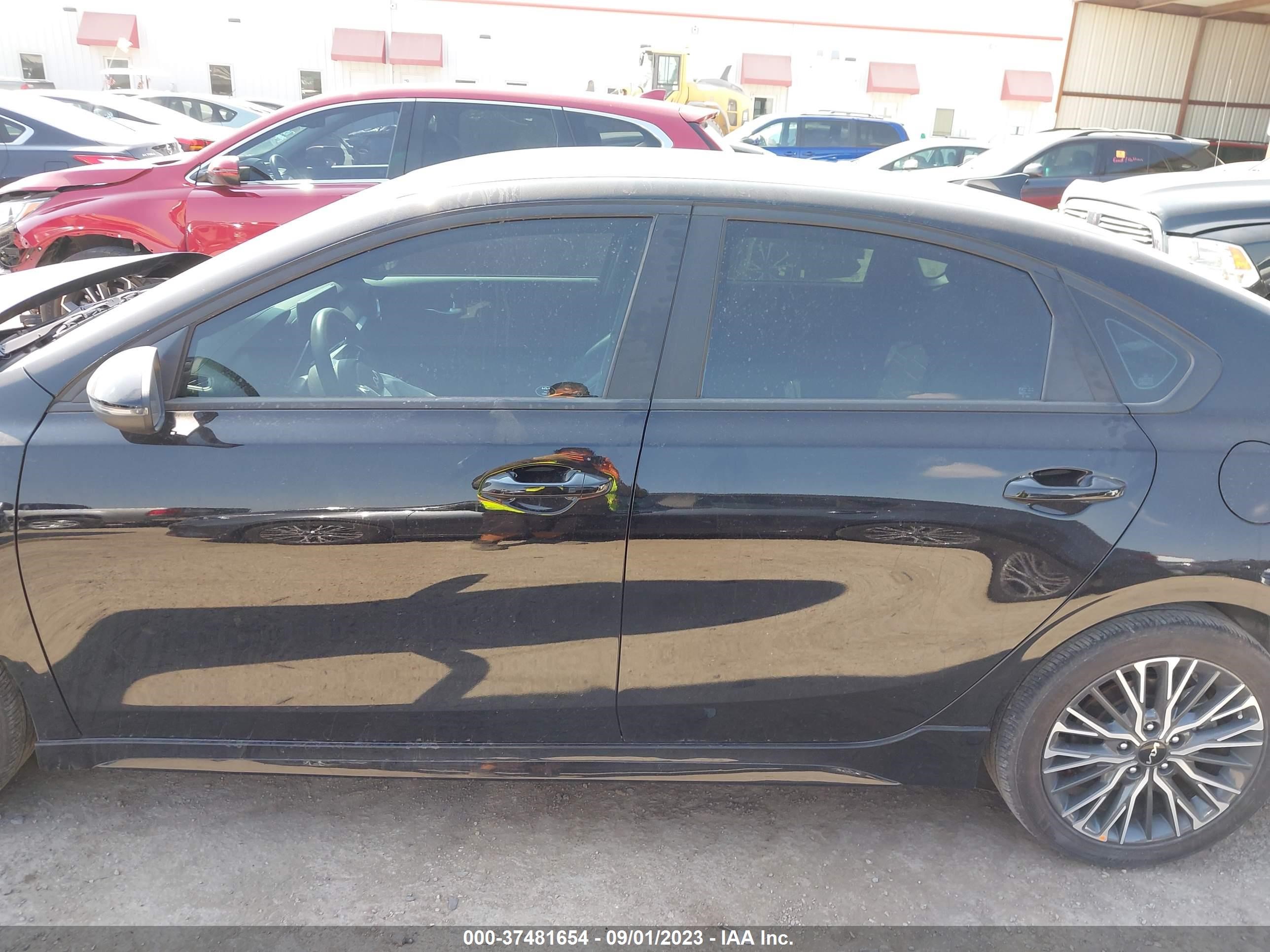 Photo 13 VIN: 3KPF54AD0NE448998 - KIA FORTE 