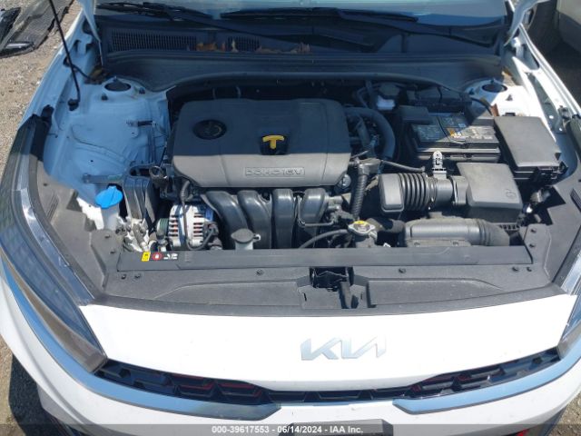 Photo 9 VIN: 3KPF54AD0NE457734 - KIA FORTE 