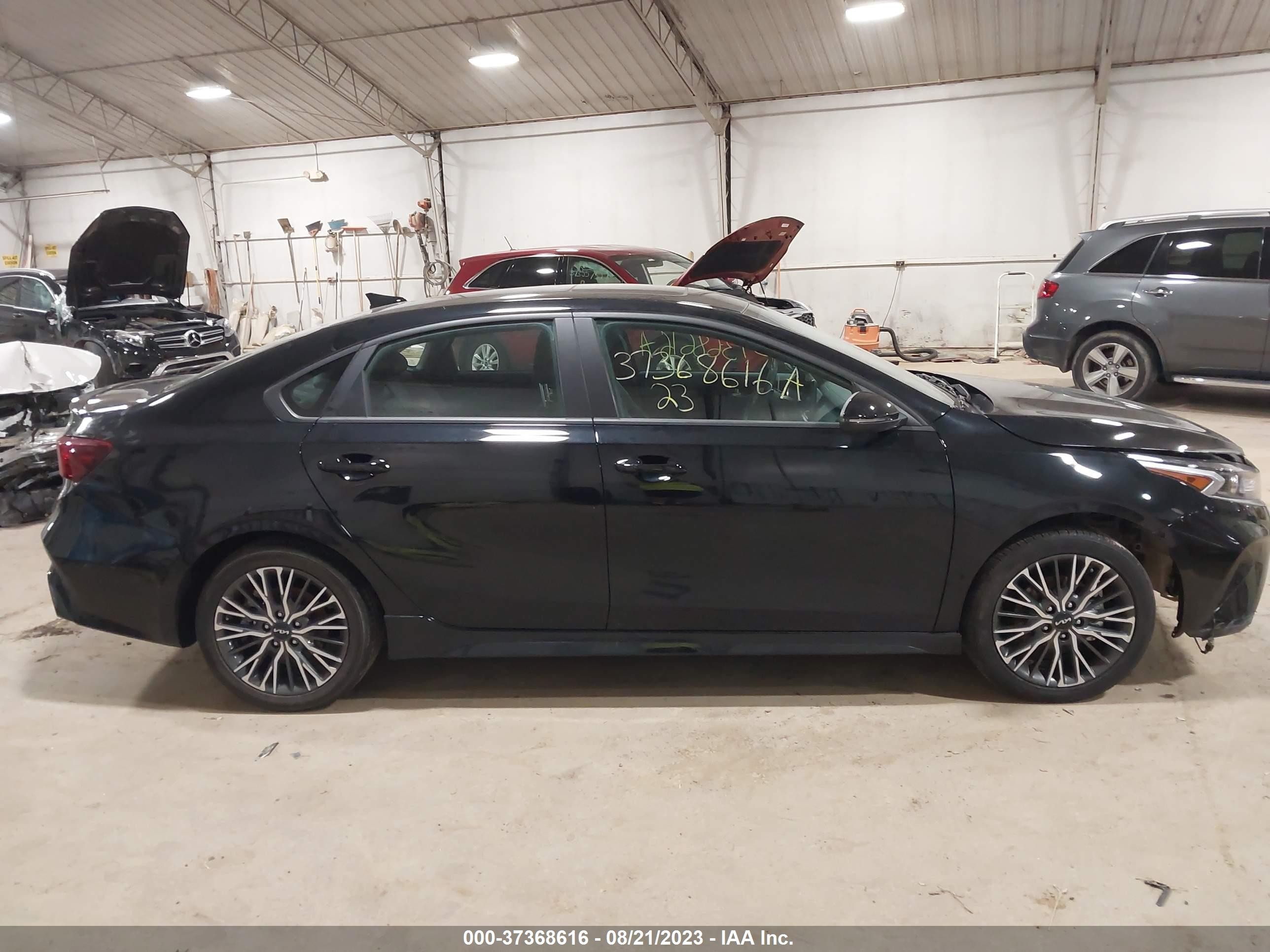 Photo 12 VIN: 3KPF54AD0PE579402 - KIA FORTE 