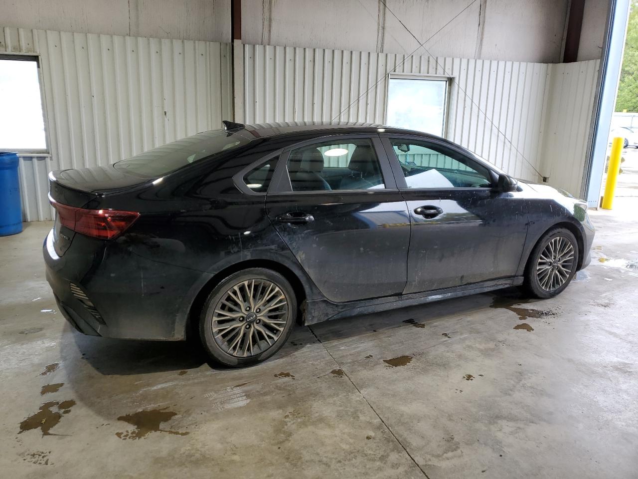 Photo 2 VIN: 3KPF54AD0PE645589 - KIA FORTE 