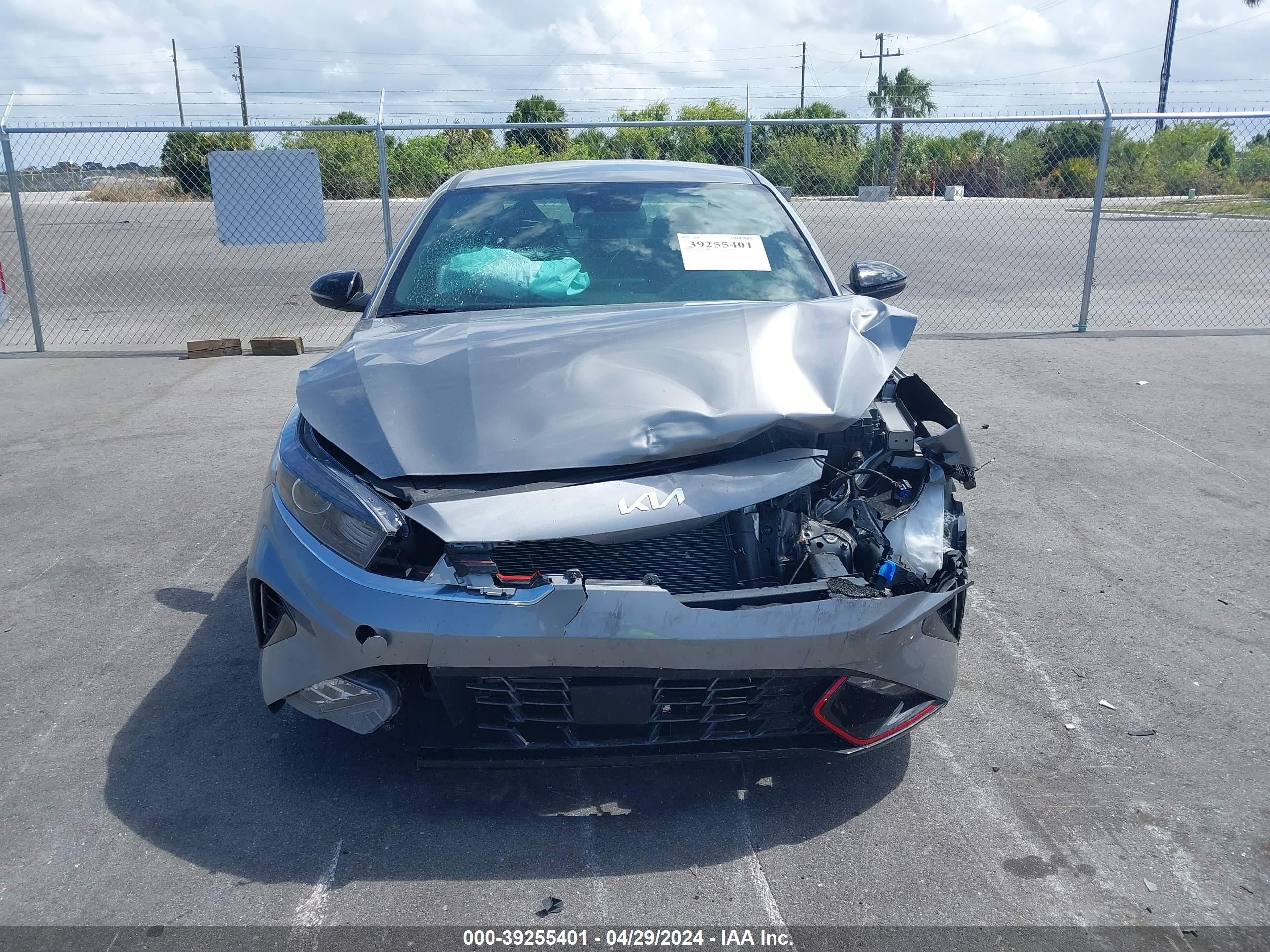 Photo 11 VIN: 3KPF54AD0RE706023 - KIA FORTE 