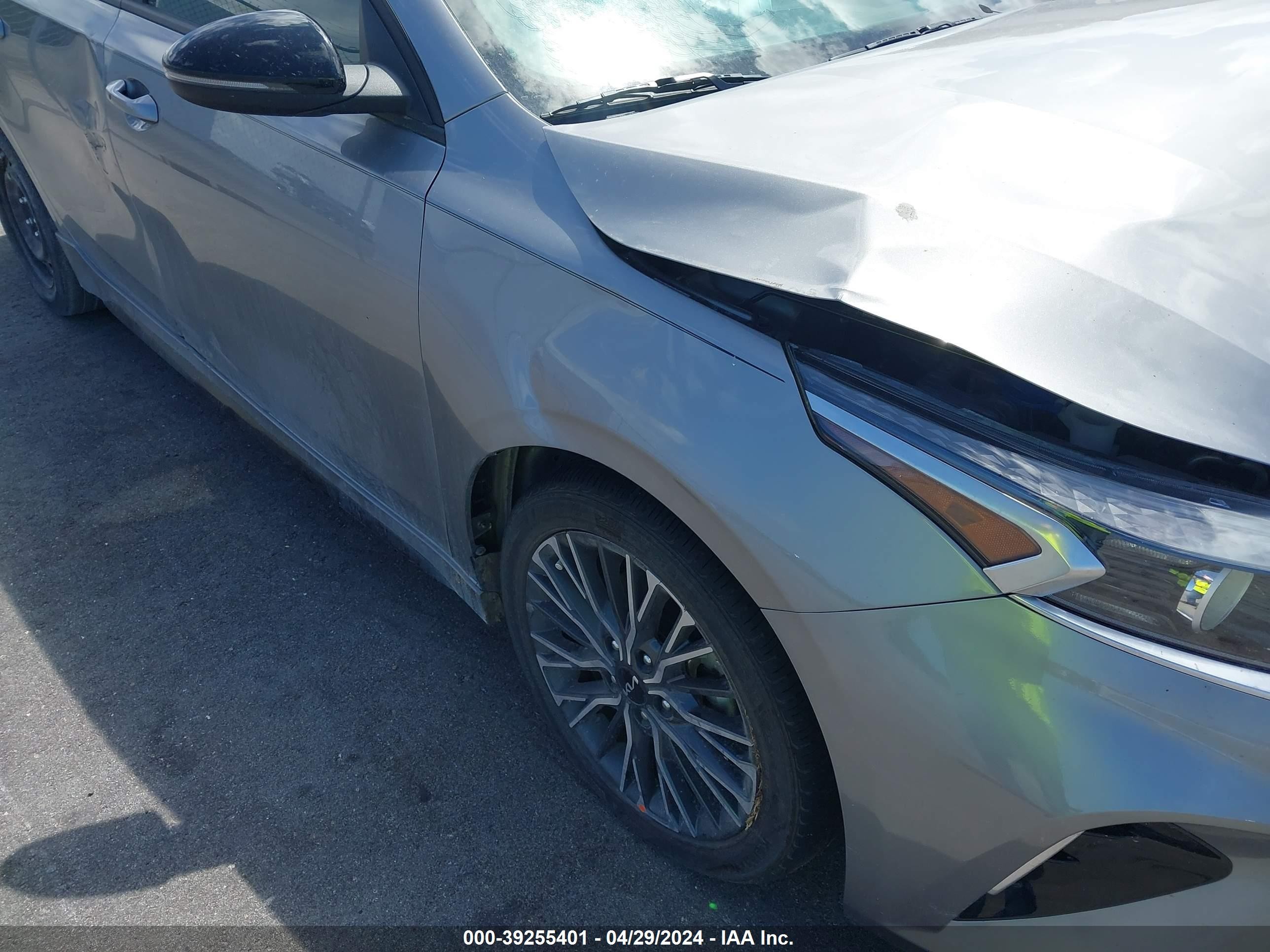 Photo 17 VIN: 3KPF54AD0RE706023 - KIA FORTE 