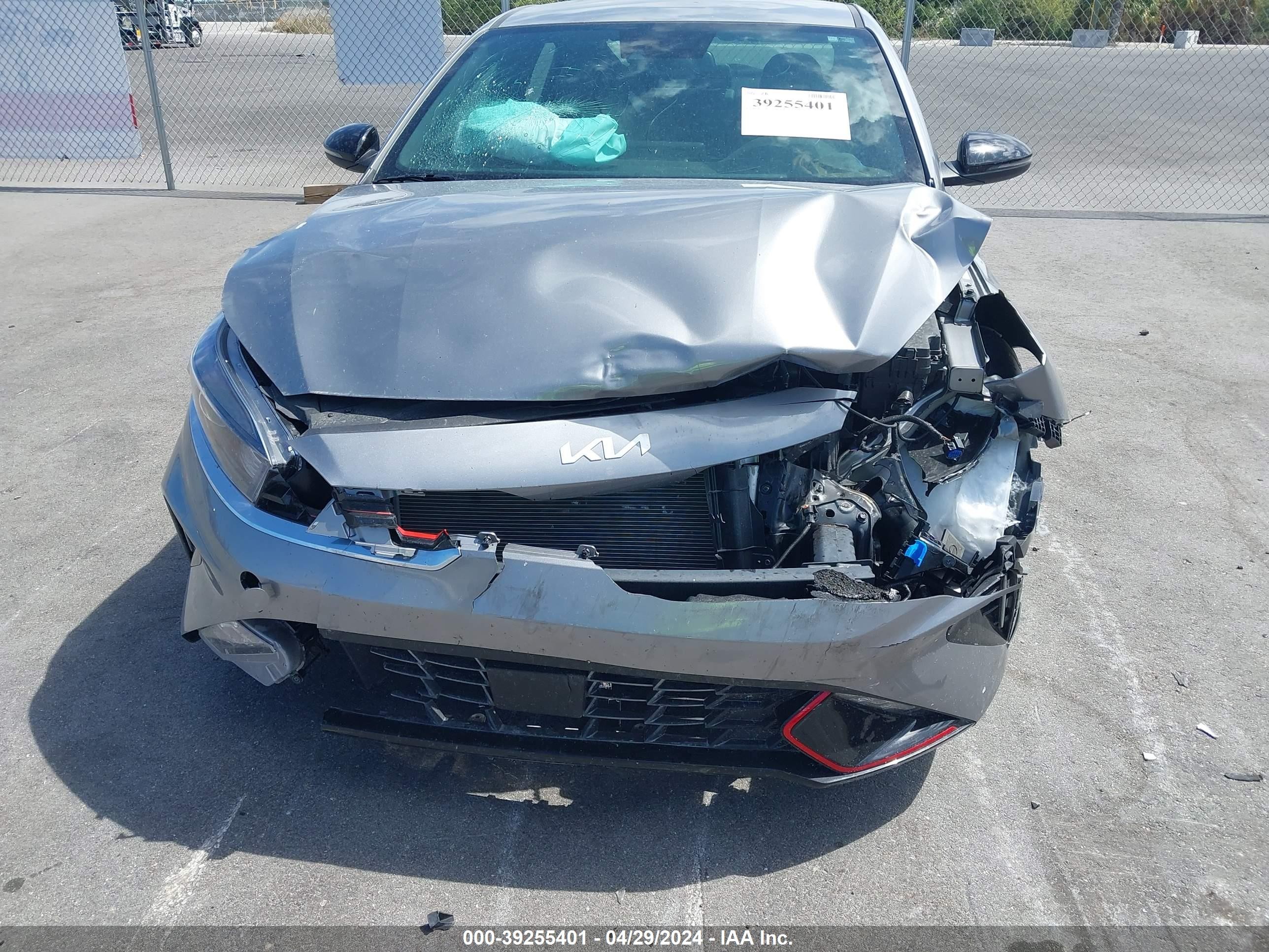 Photo 5 VIN: 3KPF54AD0RE706023 - KIA FORTE 