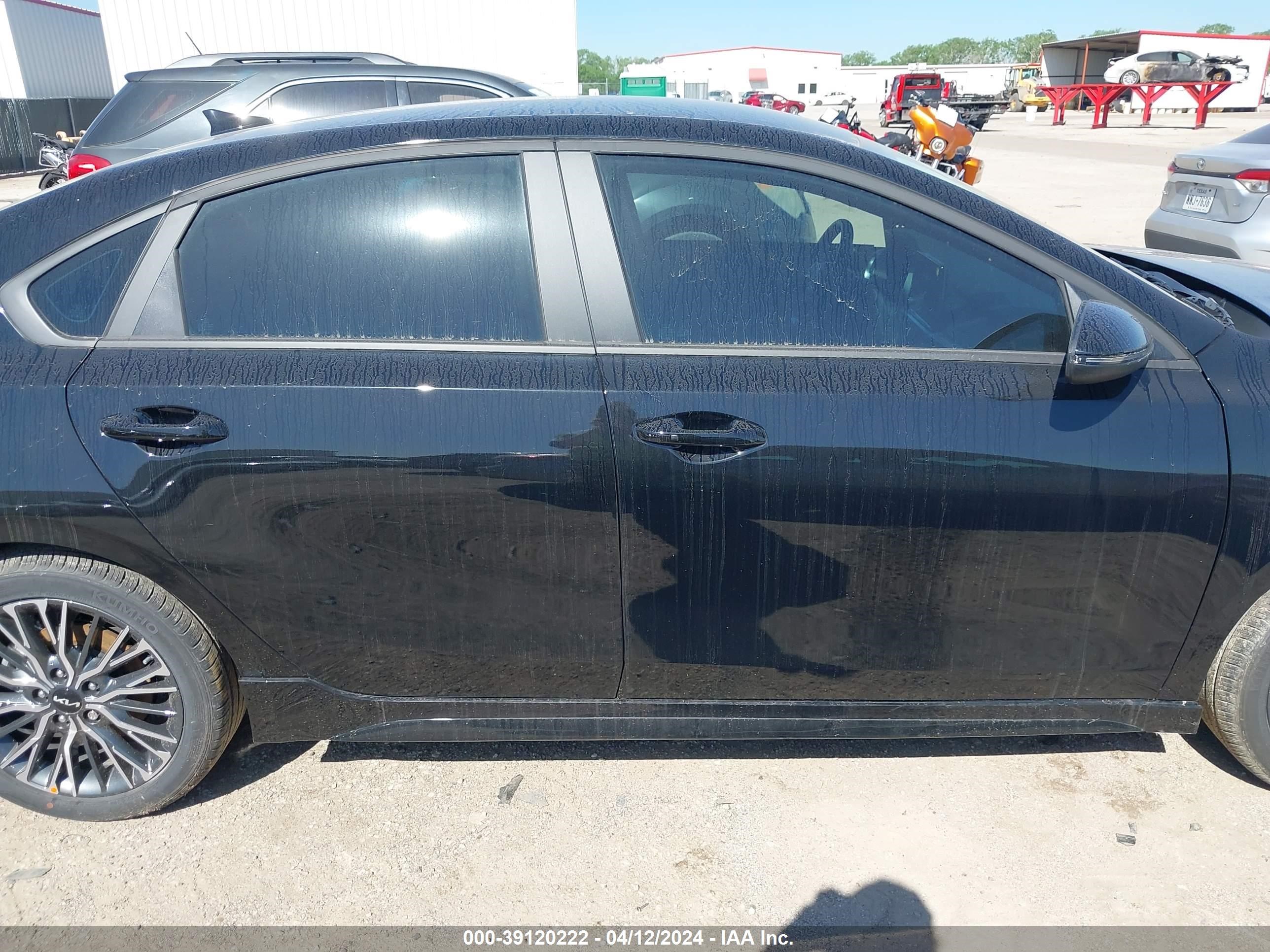 Photo 12 VIN: 3KPF54AD0RE707057 - KIA FORTE 