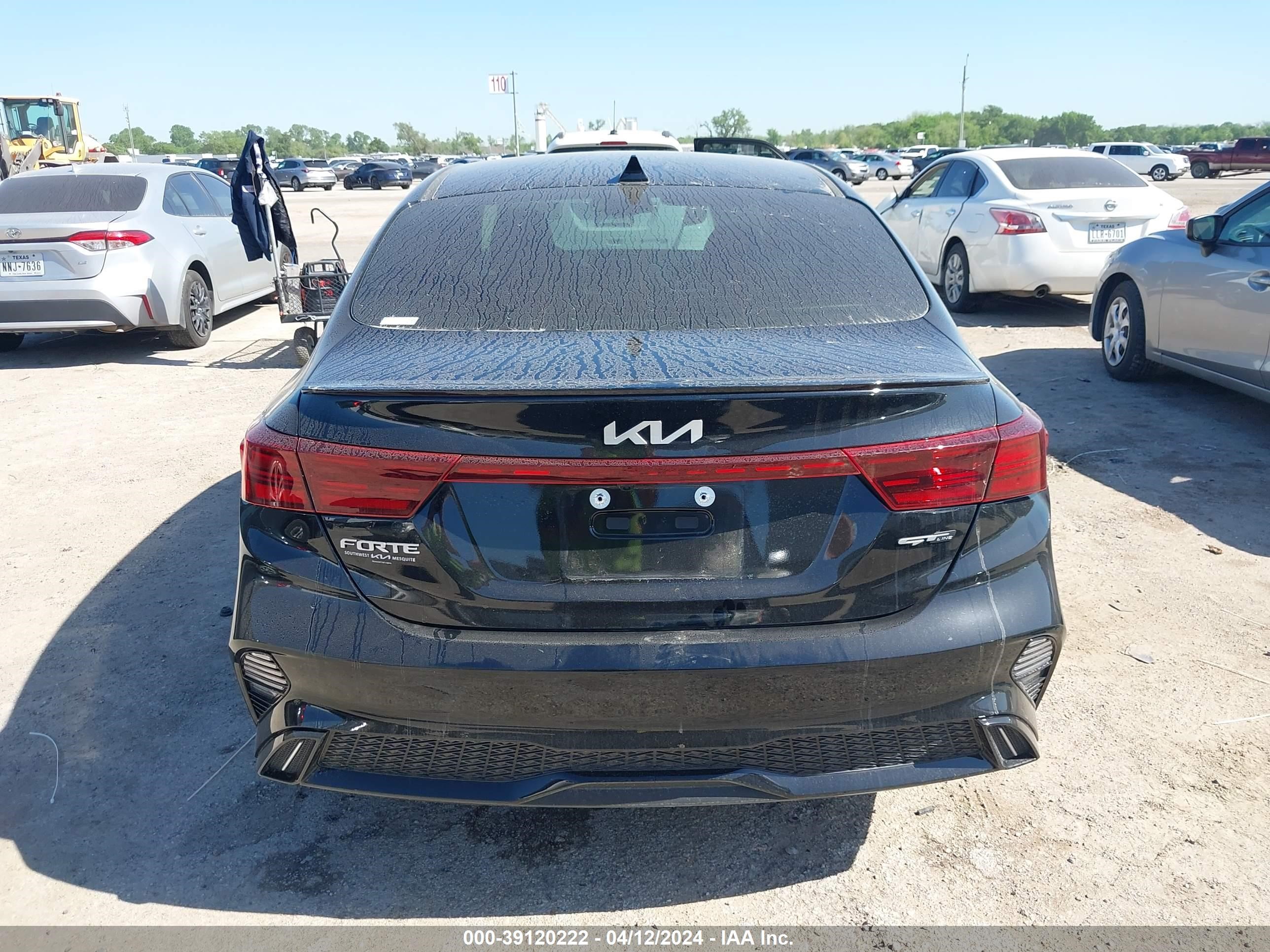 Photo 15 VIN: 3KPF54AD0RE707057 - KIA FORTE 