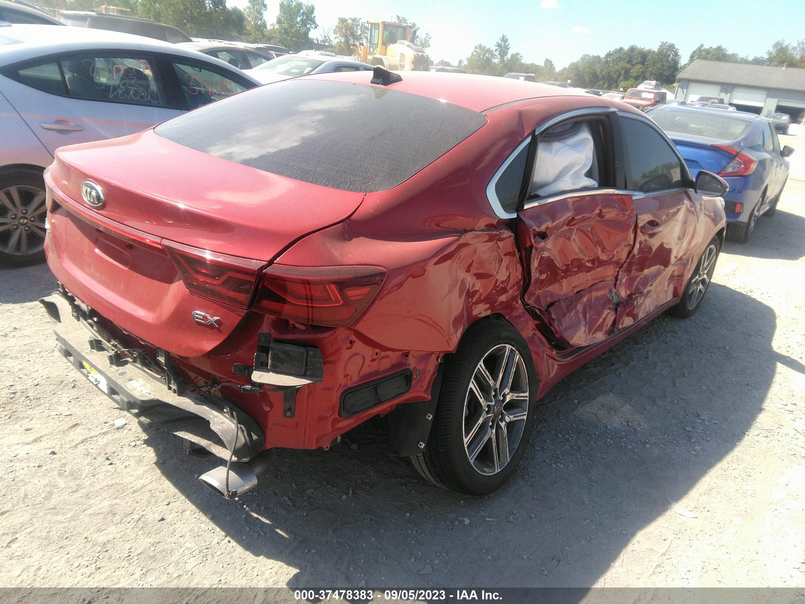 Photo 3 VIN: 3KPF54AD1ME404278 - KIA FORTE 