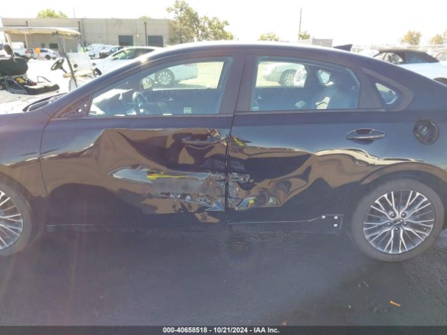 Photo 5 VIN: 3KPF54AD1NE442157 - KIA FORTE 