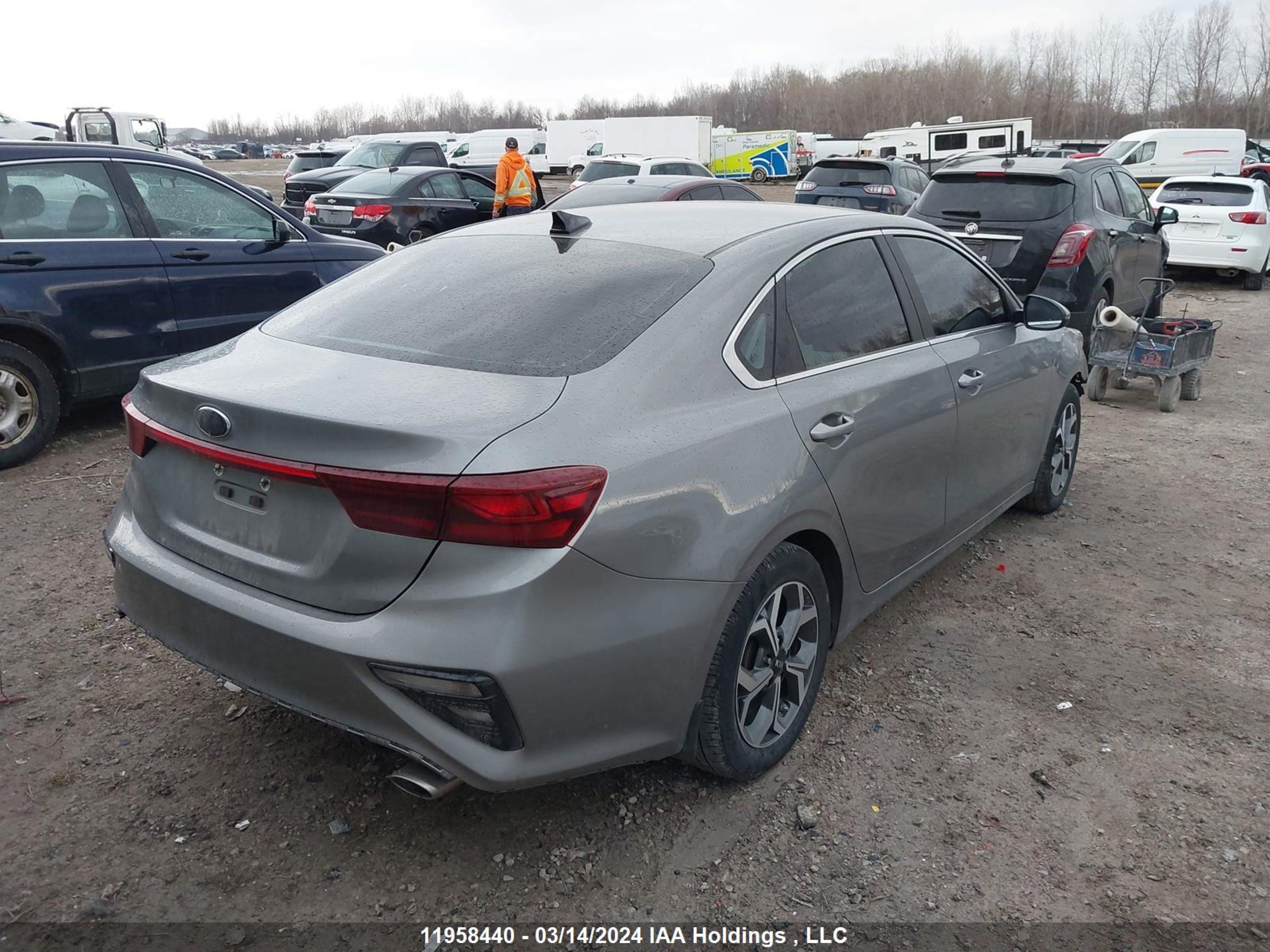 Photo 3 VIN: 3KPF54AD2ME345631 - KIA FORTE 