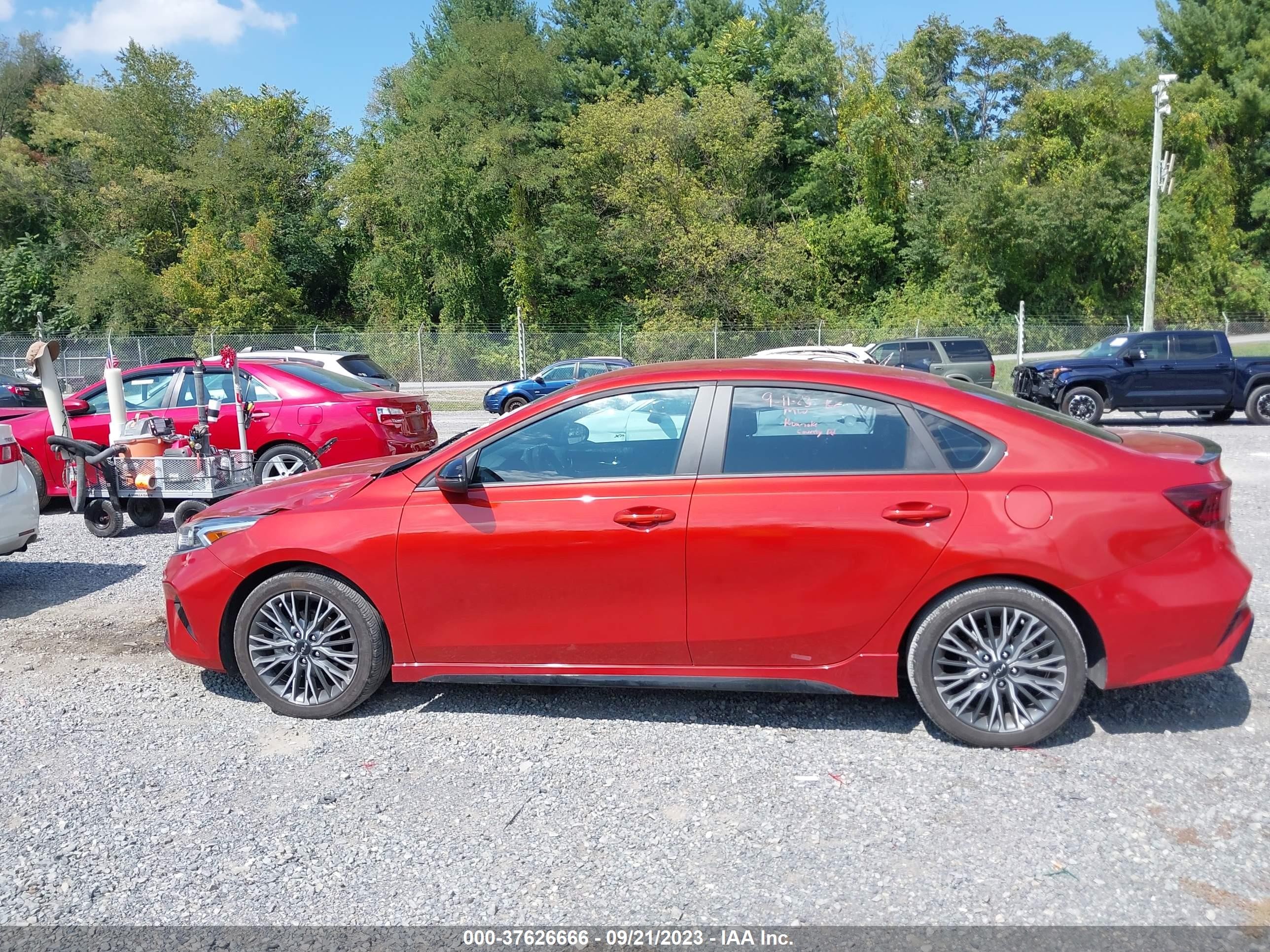 Photo 13 VIN: 3KPF54AD2NE492355 - KIA FORTE 