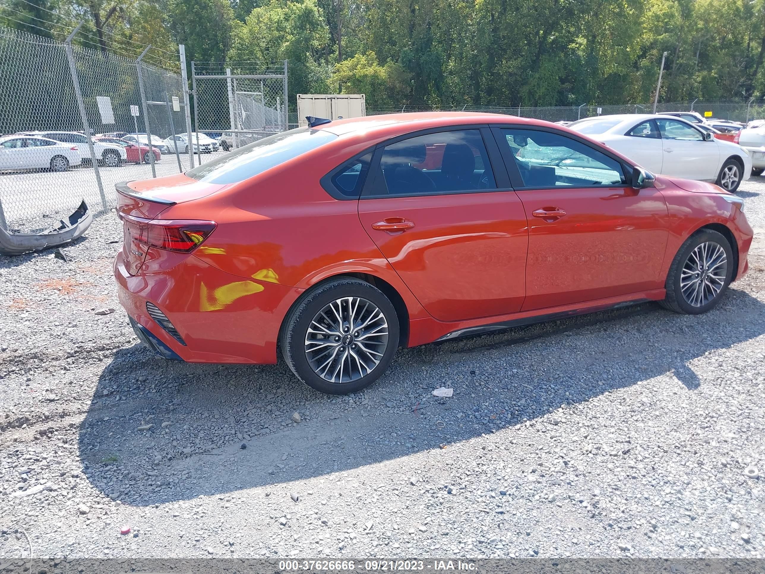 Photo 3 VIN: 3KPF54AD2NE492355 - KIA FORTE 