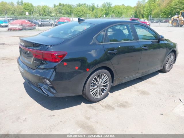 Photo 3 VIN: 3KPF54AD2PE588487 - KIA FORTE 