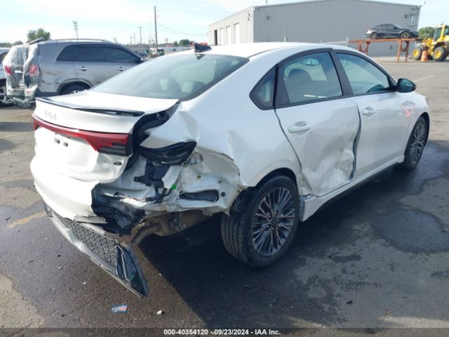 Photo 3 VIN: 3KPF54AD2PE662653 - KIA FORTE 